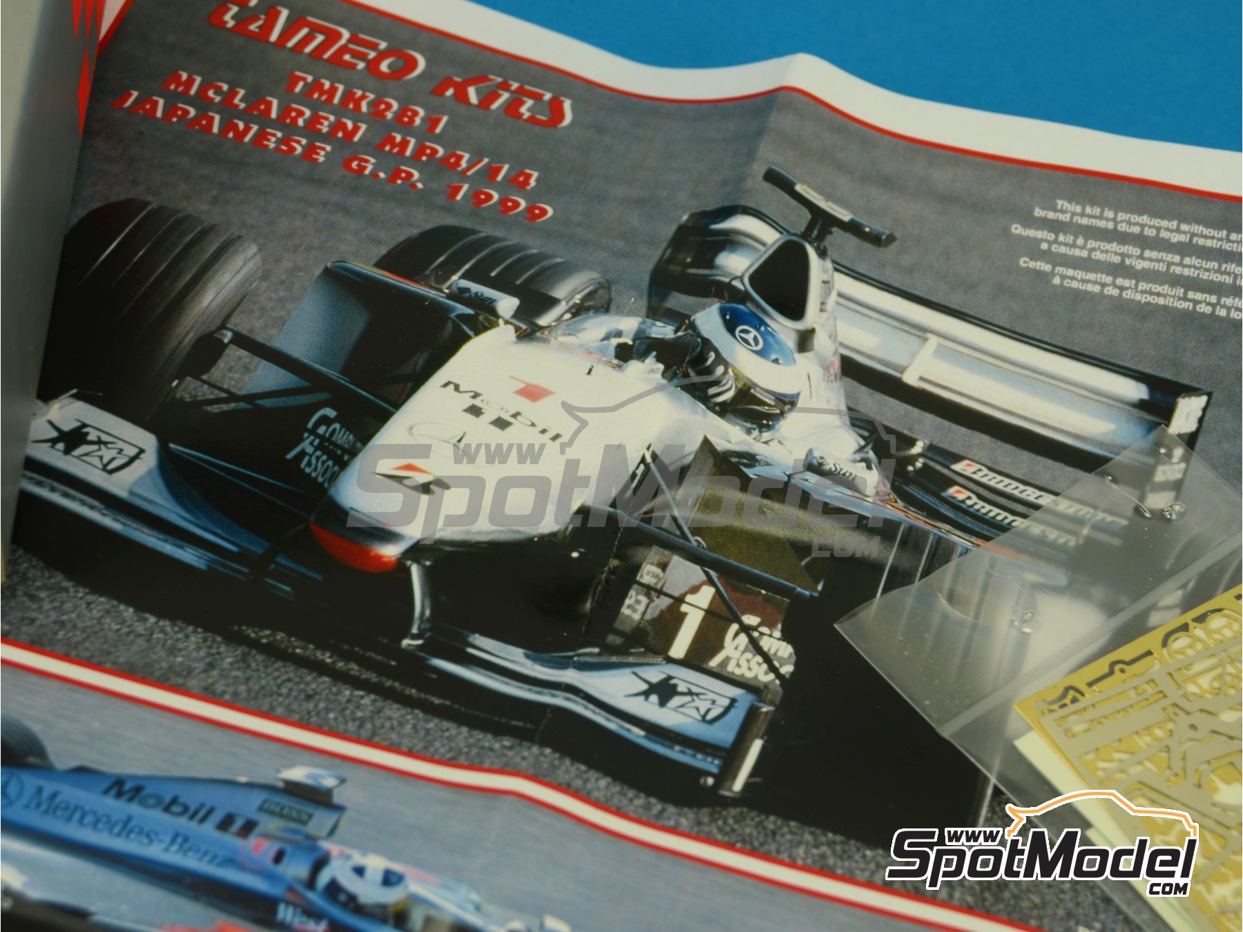 Image 7: McLaren Mercedes MP4/14 Equipo McLaren Racing Limited patrocinado por West - Gran Premio de Fórmula 1 de Japón 1999 | Maqueta de coche en escala 1/43 fabricado por Tameo Kits (ref. TMK281)