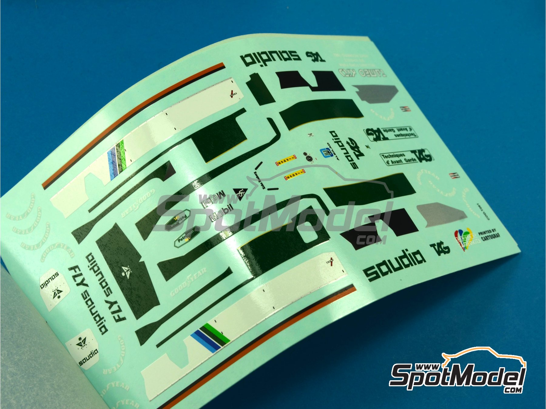 Image 2: Williams Ford FW08B Six Wheels Equipo Williams Grand Prix Engineering patrocinado por Saudia - Version de presentación 1982 | Maqueta de coche en escala 1/43 fabricado por Tameo Kits (ref. TMK285)