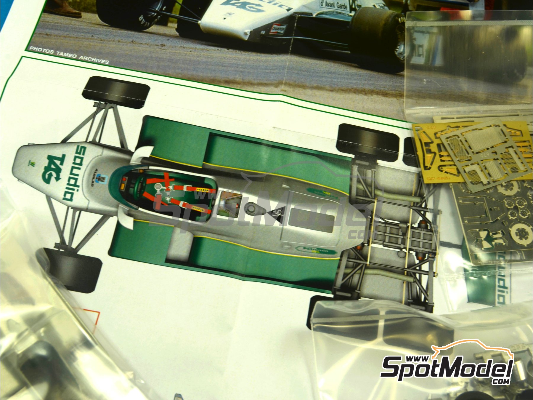 Image 6: Williams Ford FW08B Six Wheels Equipo Williams Grand Prix Engineering patrocinado por Saudia - Version de presentación 1982 | Maqueta de coche en escala 1/43 fabricado por Tameo Kits (ref. TMK285)