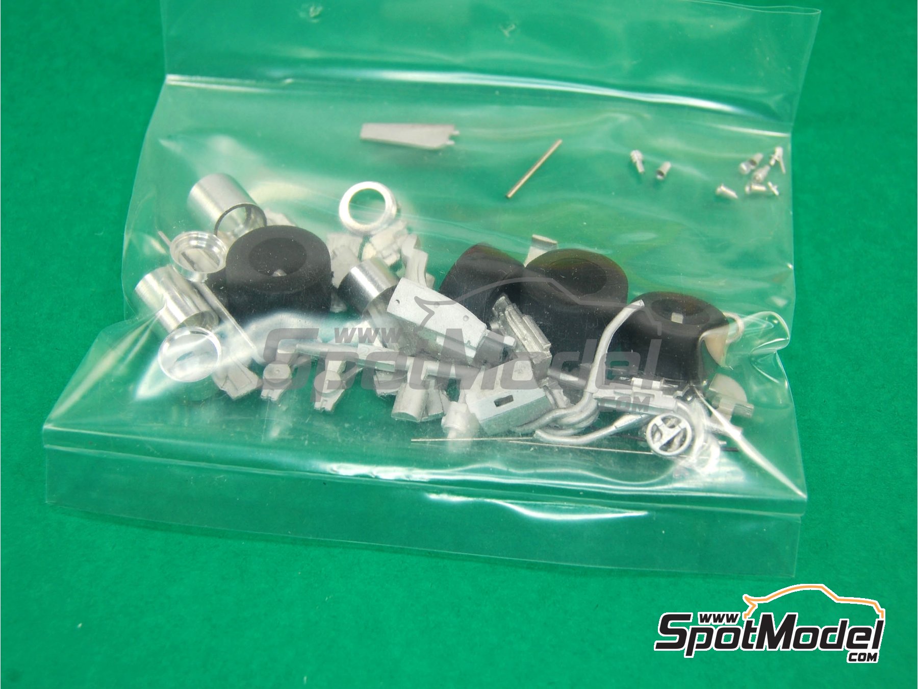 Image 5: Lotus Ford 91 Lotus Team sponsored by John Player Special - Canadian Formula 1 Grand Prix, Monaco Formula 1 Grand Prix 1982 | Car scale model kit in 1/43 scale manufactured by Tameo Kits (ref.&nbsp;TMK287)