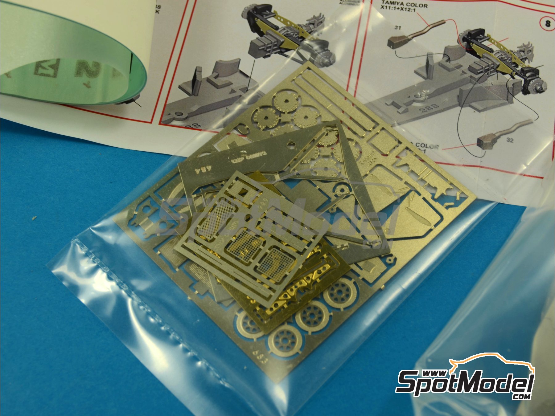 Image 3: Williams Ford FW08C Equipo Williams Grand Prix Engineering patrocinado por TAG, Denim - Gran Premio de Formula 1 de M&oacute;naco 1983 | Maqueta de coche en escala&nbsp;1/43 fabricado por Tameo Kits (ref.&nbsp;TMK288)