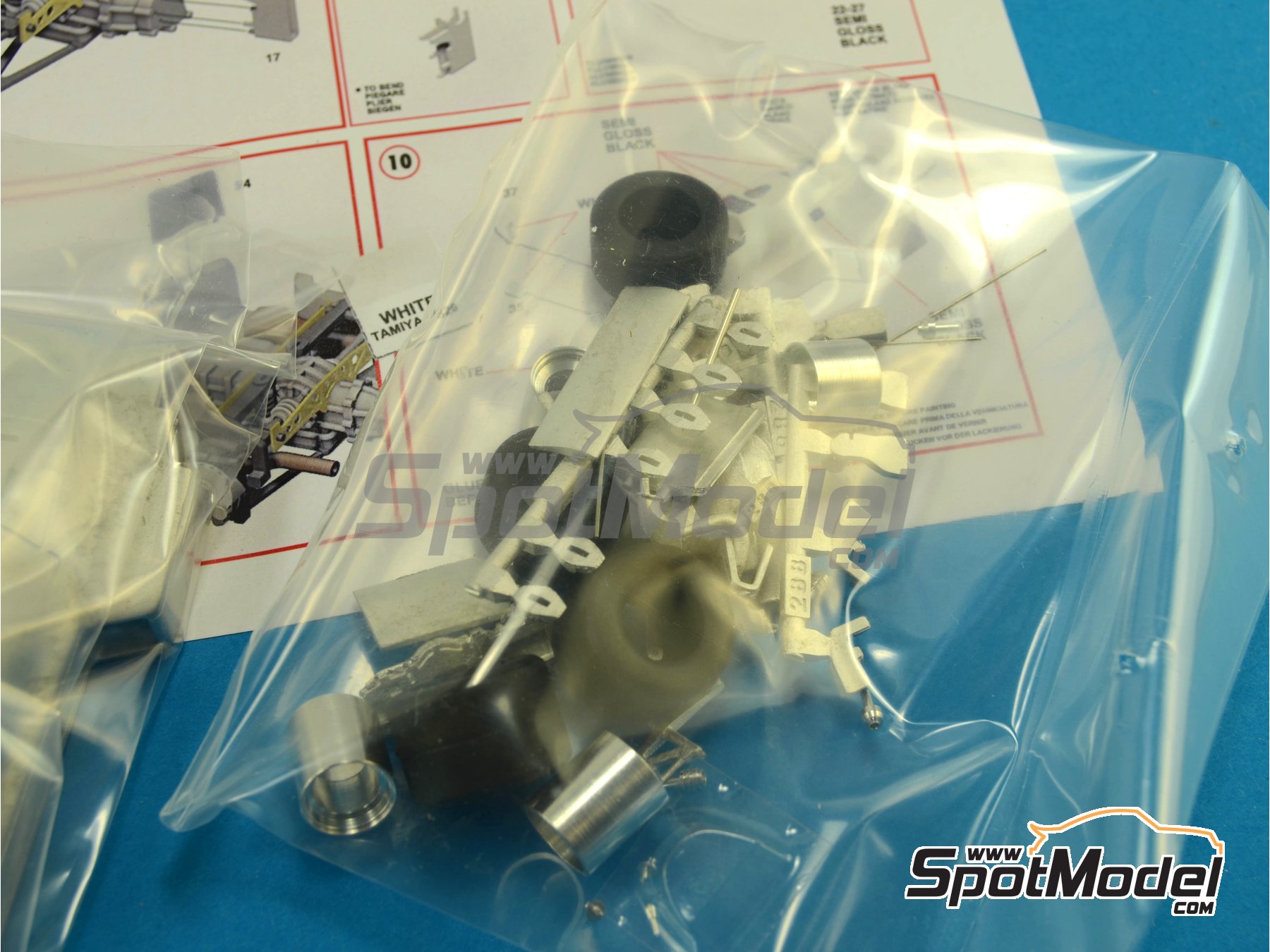 Image 5: Williams Ford FW08C Equipo Williams Grand Prix Engineering patrocinado por TAG, Denim - Gran Premio de Formula 1 de M&oacute;naco 1983 | Maqueta de coche en escala&nbsp;1/43 fabricado por Tameo Kits (ref.&nbsp;TMK288)