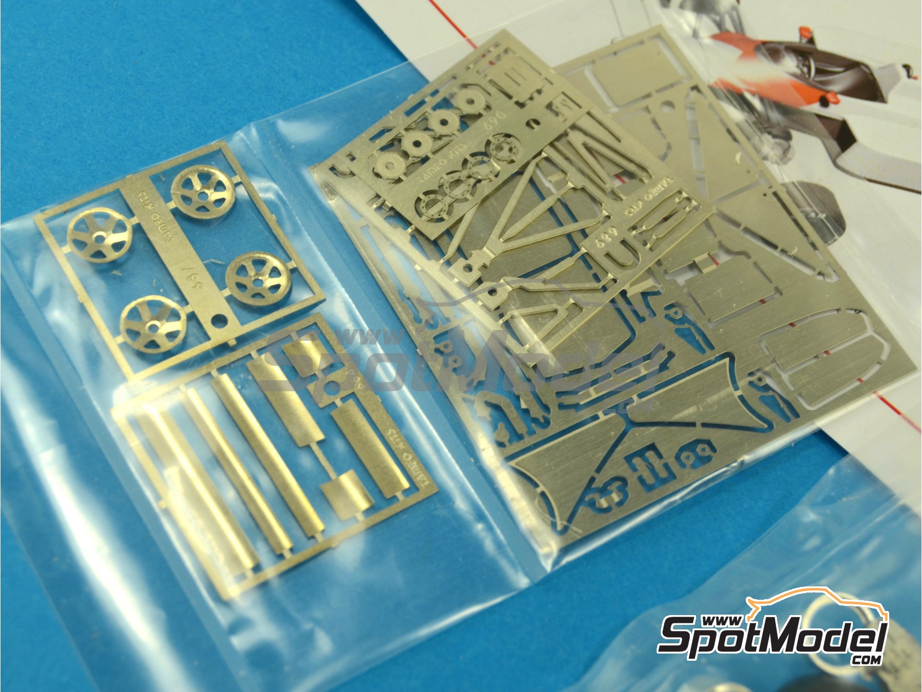 Image 6: McLaren Tag MP4/3 Equipo McLaren Racing Limited patrocinado por Marlboro - Gran Premio de F&oacute;rmula 1 de Portugal 1987 | Maqueta de coche en escala&nbsp;1/43 fabricado por Tameo Kits (ref.&nbsp;TMK289)