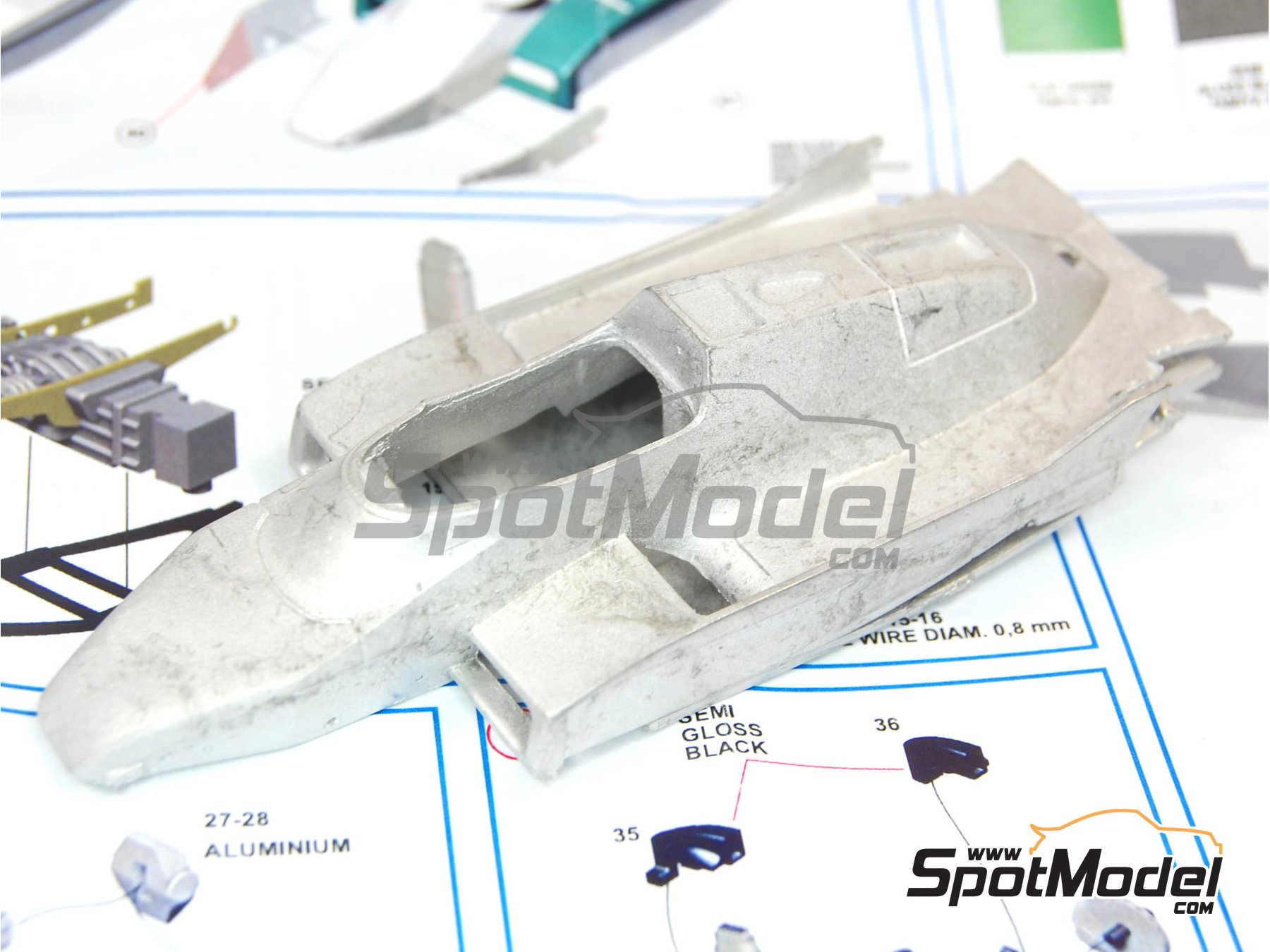 Image 8: Williams Ford FW08 Equipo Williams Grand Prix Engineering patrocinado por TAG Saudia - Gran Premio de Formula 1 de Suecia 1982 | Maqueta de coche en escala&nbsp;1/43 fabricado por Tameo Kits (ref.&nbsp;TMK302)