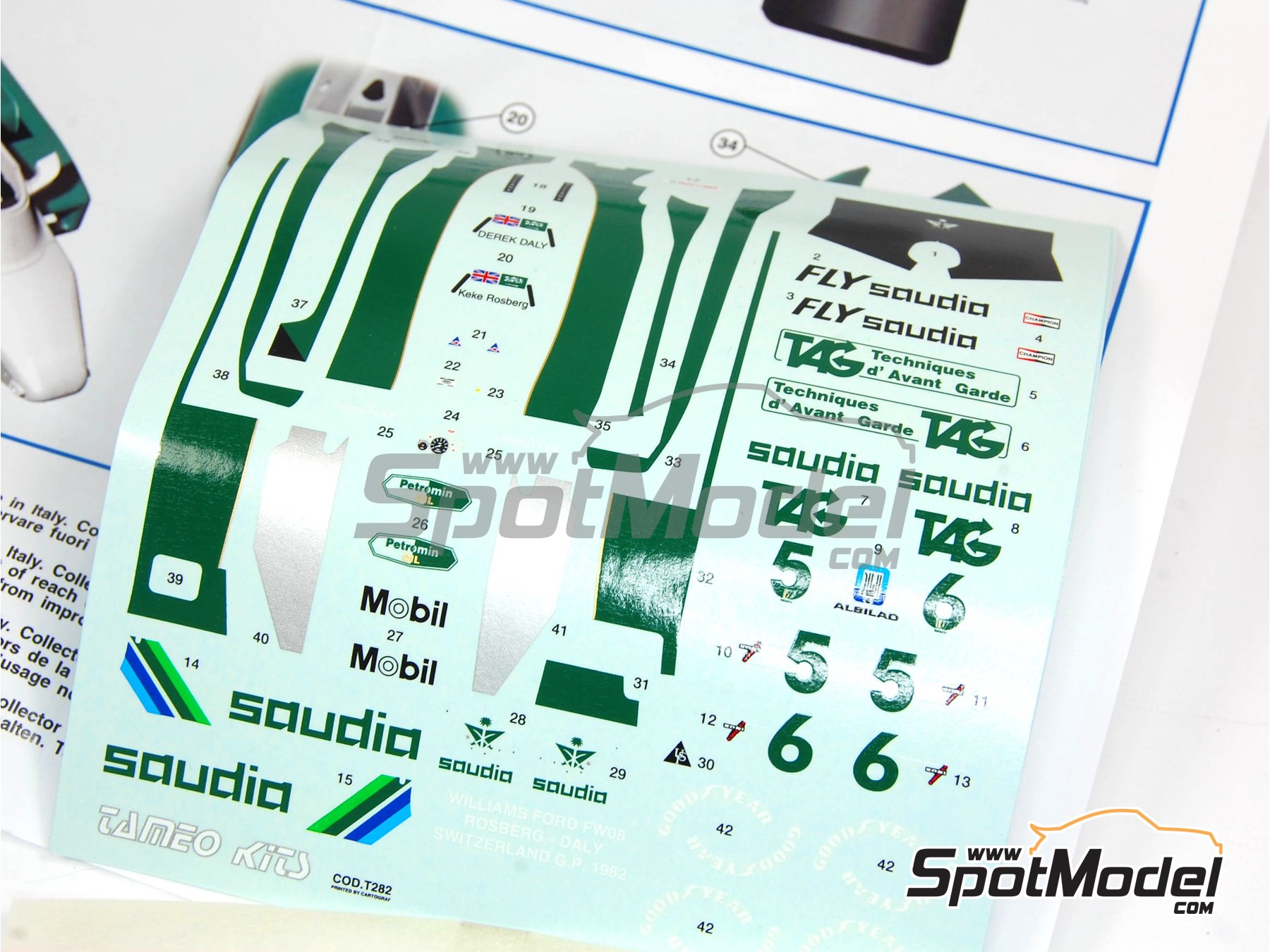 Image 13: Williams Ford FW08 Equipo Williams Grand Prix Engineering patrocinado por TAG Saudia - Gran Premio de Formula 1 de Suecia 1982 | Maqueta de coche en escala&nbsp;1/43 fabricado por Tameo Kits (ref.&nbsp;TMK302)