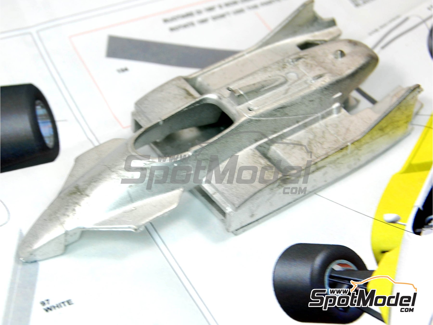 Image 9: Renault Turbo RE30B Equipo Renault F1 patrocinado por ELF - Gran Premio de F&oacute;rmula 1 de Italia 1982 | Maqueta de coche en escala&nbsp;1/43 fabricado por Tameo Kits (ref.&nbsp;TMK306)