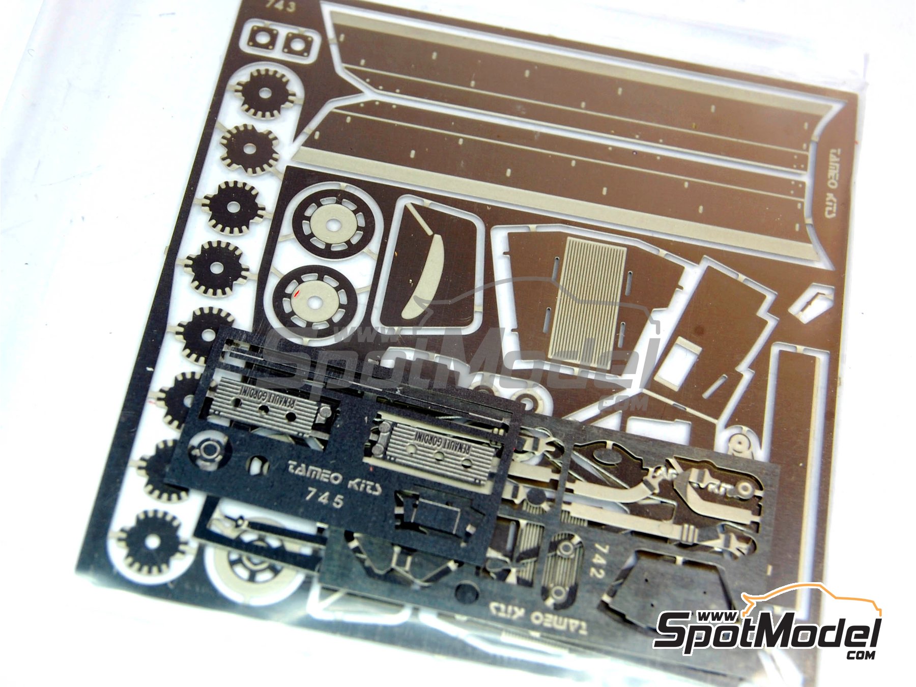 Image 12: Renault Turbo RE30B Equipo Renault F1 patrocinado por ELF - Gran Premio de F&oacute;rmula 1 de Italia 1982 | Maqueta de coche en escala&nbsp;1/43 fabricado por Tameo Kits (ref.&nbsp;TMK306)