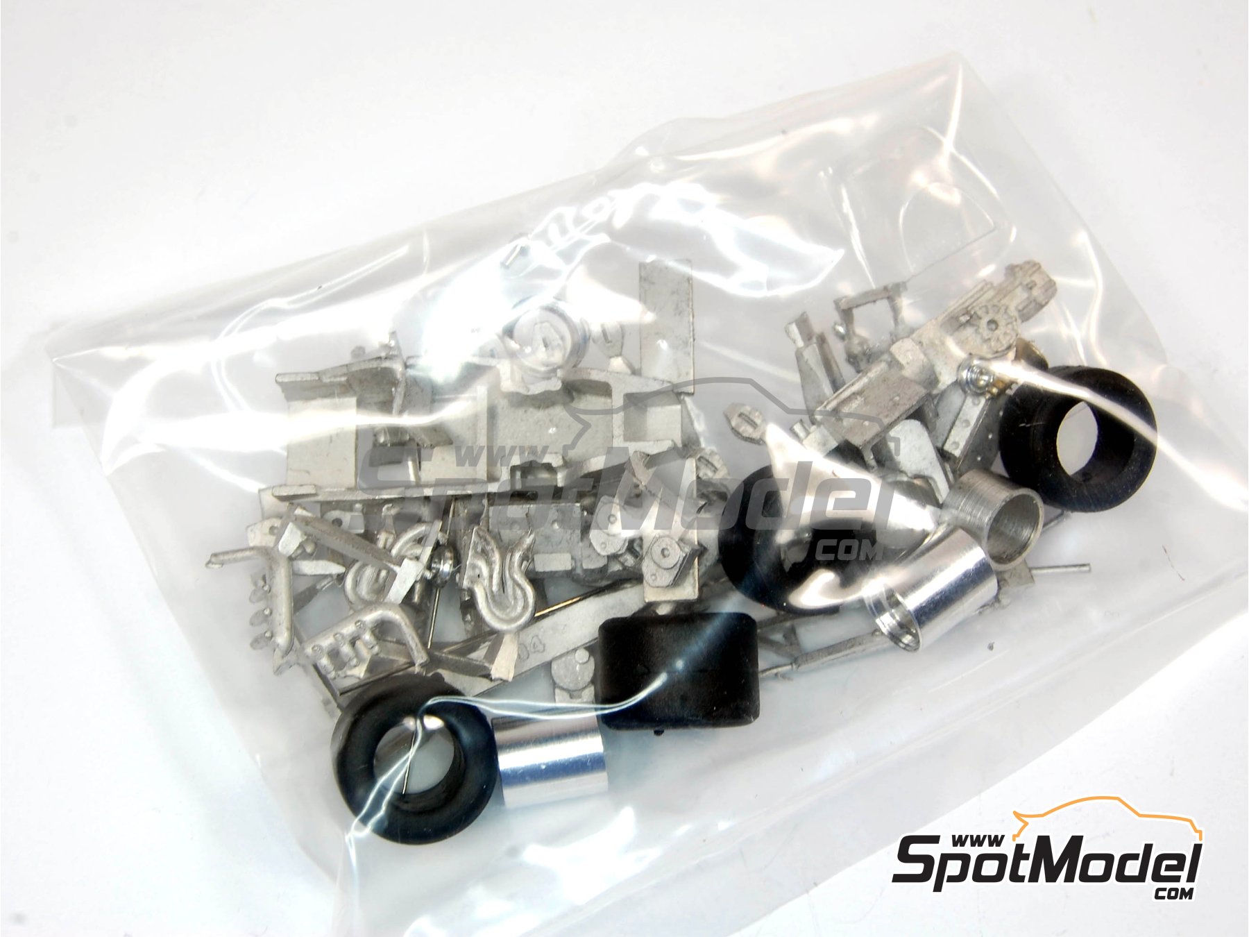 Image 13: Renault Turbo RE30B Equipo Renault F1 patrocinado por ELF - Gran Premio de F&oacute;rmula 1 de Italia 1982 | Maqueta de coche en escala&nbsp;1/43 fabricado por Tameo Kits (ref.&nbsp;TMK306)