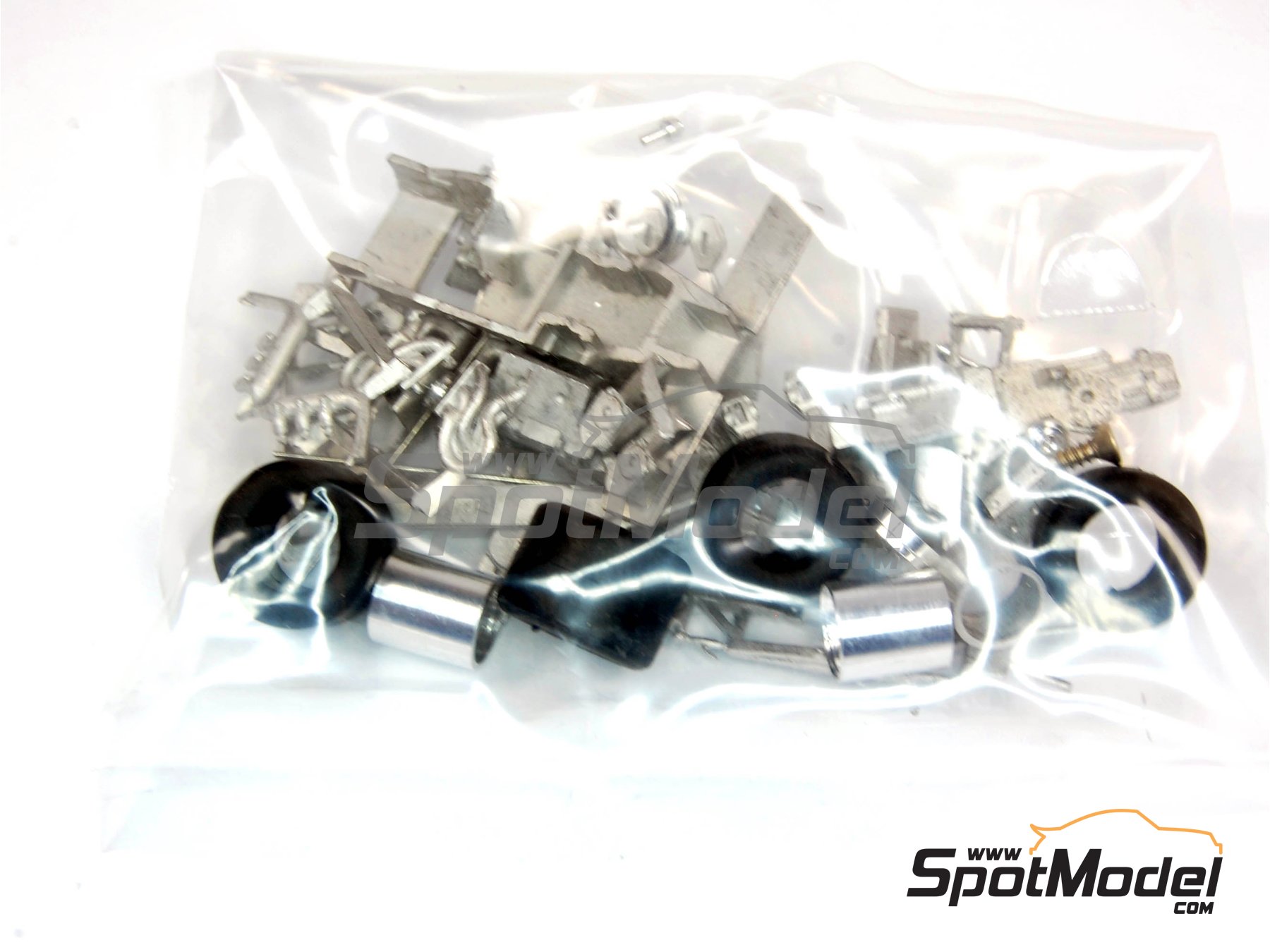 Image 14: Renault Turbo RE30B Equipo Renault F1 patrocinado por ELF - Gran Premio de F&oacute;rmula 1 de Italia 1982 | Maqueta de coche en escala&nbsp;1/43 fabricado por Tameo Kits (ref.&nbsp;TMK306)