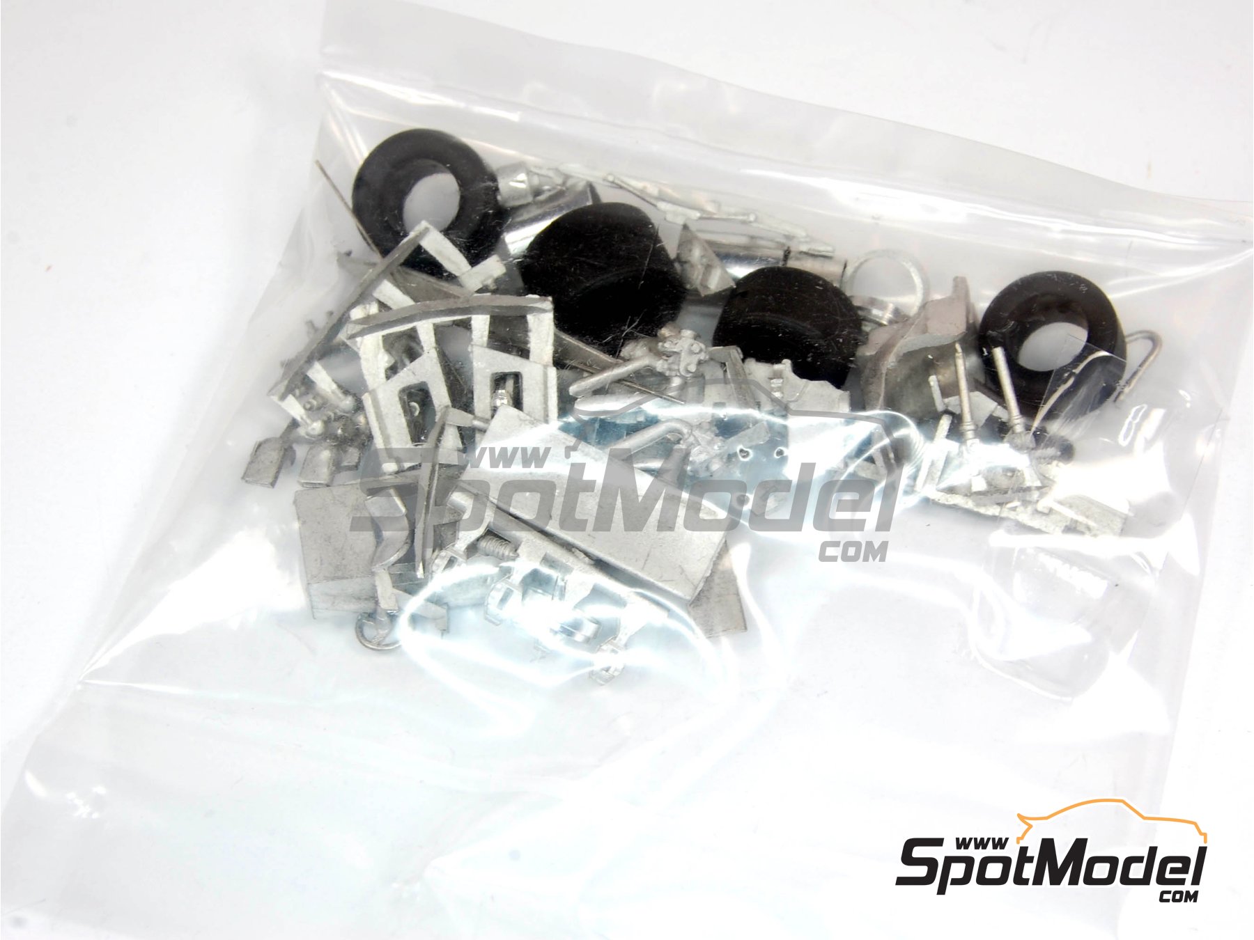 Image 15: Renault Turbo RE30B Equipo Renault F1 patrocinado por ELF - Gran Premio de F&oacute;rmula 1 de Italia 1982 | Maqueta de coche en escala&nbsp;1/43 fabricado por Tameo Kits (ref.&nbsp;TMK306)