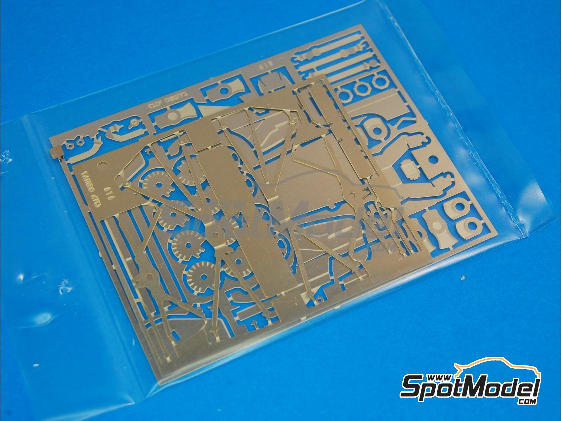 Image 4: McLaren Ford MP4/8 Equipo McLaren Racing Limited patrocinado por Marlboro - Gran Premio de Fórmula 1 de Australia 1993 | Maqueta de coche en escala 1/43 fabricado por Tameo Kits (ref. TMK334)