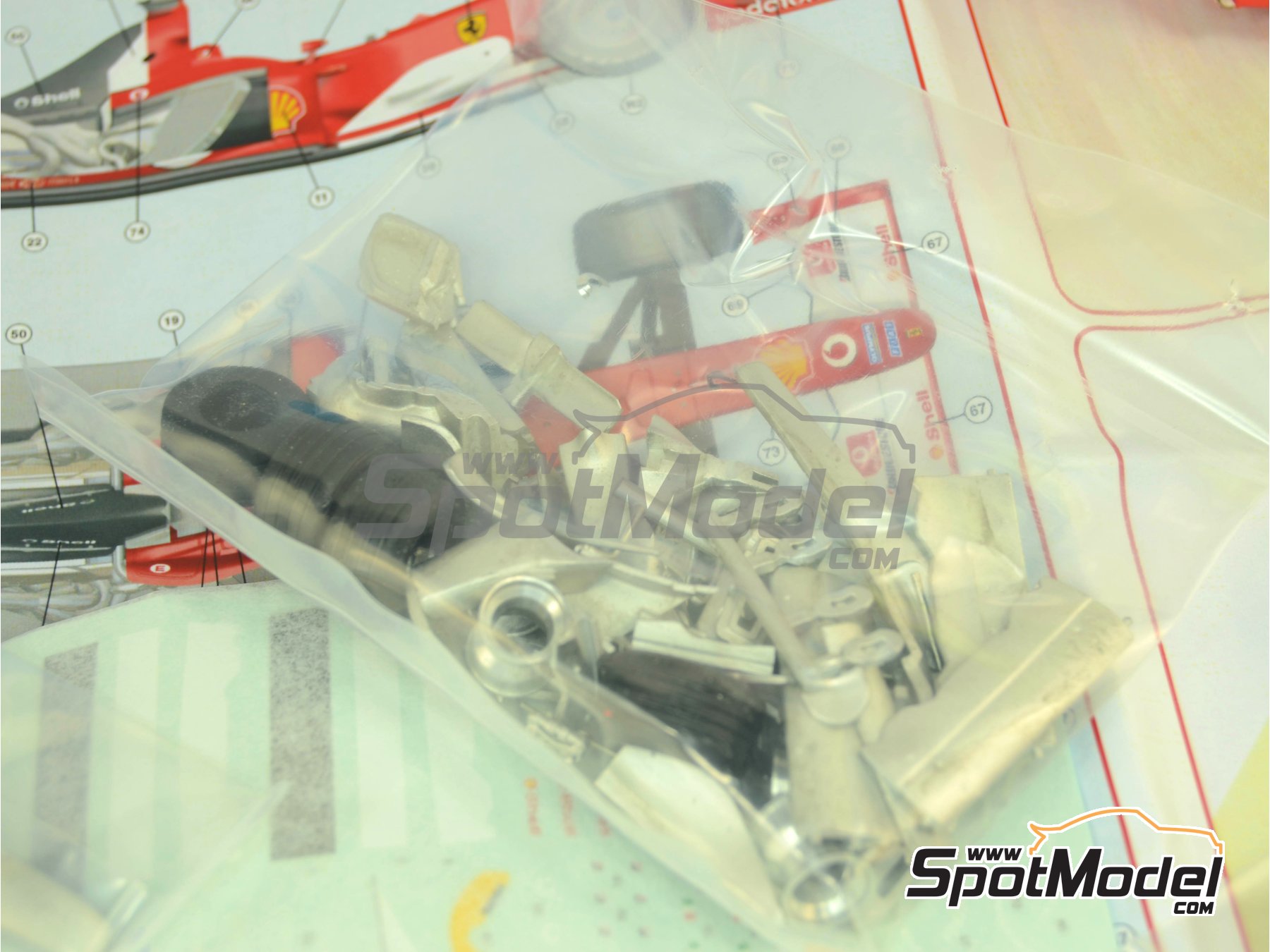 Image 5: Ferrari F2003-GA Scuderia Ferrari Team sponsored by Marlboro - Japanese Formula 1 Grand Prix 2003 | Car scale model kit in 1/43 scale manufactured by Tameo Kits (ref.&nbsp;TMK339)