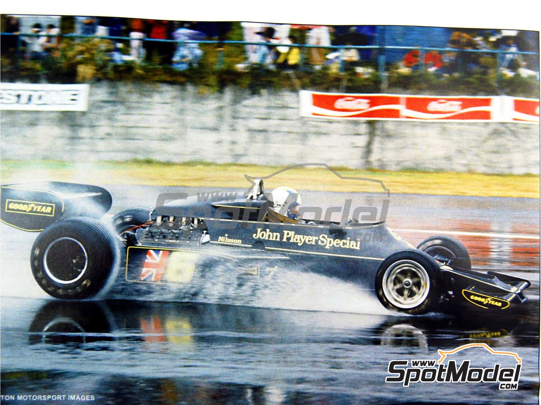 Image 1: Lotus Ford 77 Equipo Lotus patrocinado por John Player Special - Gran Premio de F&oacute;rmula 1 de Jap&oacute;n 1976 | Maqueta de coche en escala&nbsp;1/43 fabricado por Tameo Kits (ref.&nbsp;TMK340)