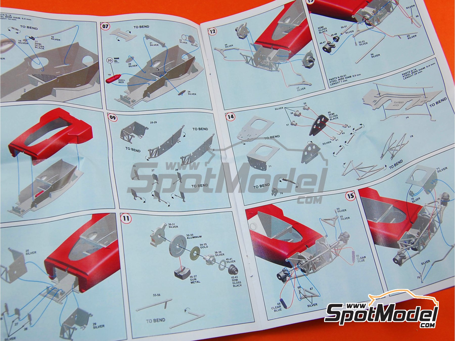 Image 10: Lotus Ford 72C Equipo Lotus patrocinado por Gold Leaf - Gran Premio de F&oacute;rmula 1 de los Estados Unidos de Am&eacute;rica 1970 | Maqueta de coche en escala&nbsp;1/43 fabricado por Tameo Kits (ref.&nbsp;TMK359)