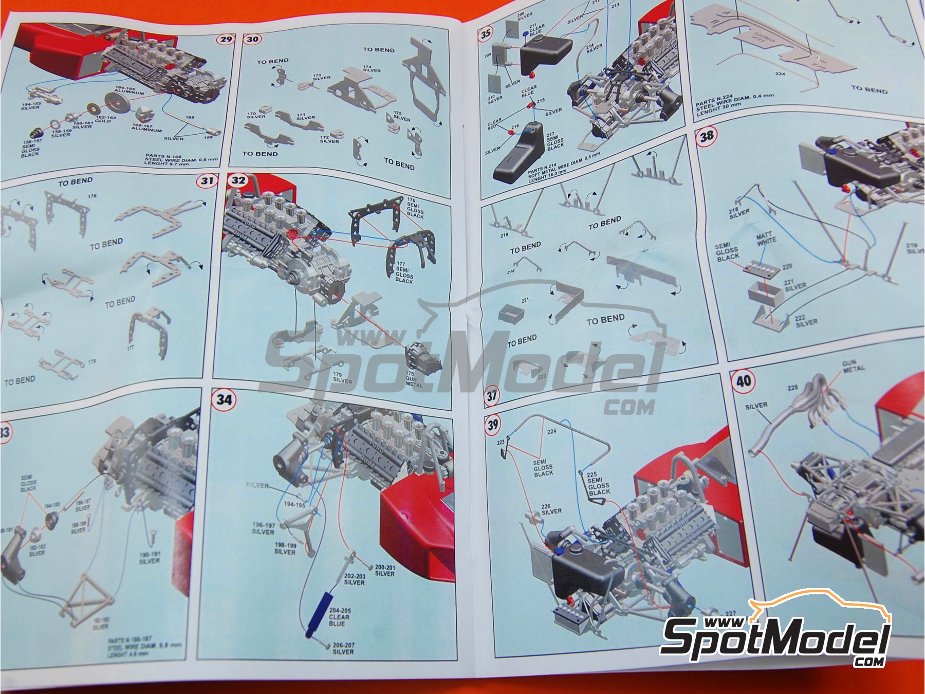 Image 11: Lotus Ford 72C Equipo Lotus patrocinado por Gold Leaf - Gran Premio de F&oacute;rmula 1 de los Estados Unidos de Am&eacute;rica 1970 | Maqueta de coche en escala&nbsp;1/43 fabricado por Tameo Kits (ref.&nbsp;TMK359)