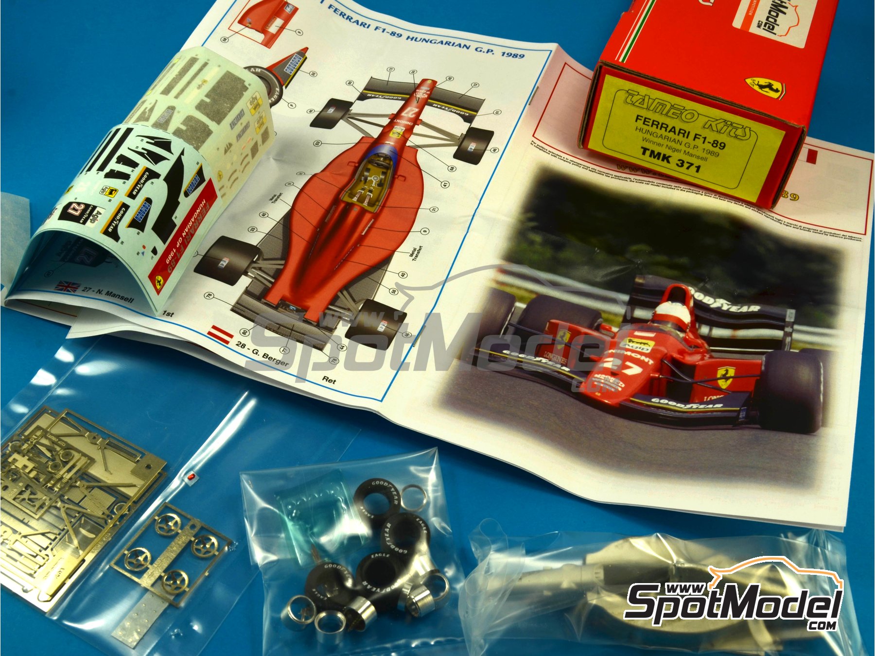 Image 1: Ferrari F1/89 640 Scuderia Ferrari Team sponsored by Marlboro - Hungarian Formula 1 Grand Prix 1989 | Car scale model kit in 1/43 scale manufactured by Tameo Kits (ref.&nbsp;TMK371)