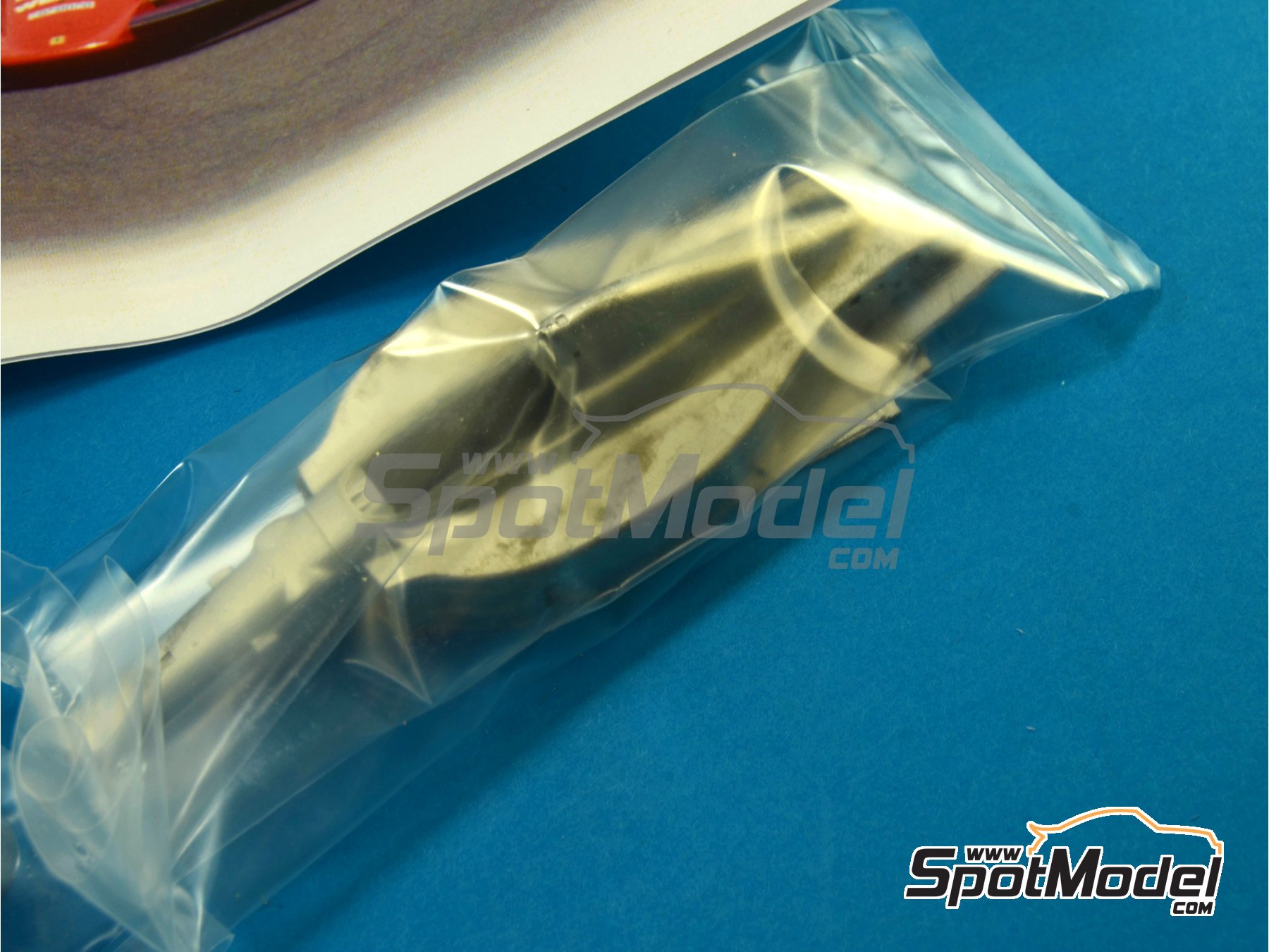 Image 3: Ferrari F1/89 640 Scuderia Ferrari Team sponsored by Marlboro - Hungarian Formula 1 Grand Prix 1989 | Car scale model kit in 1/43 scale manufactured by Tameo Kits (ref.&nbsp;TMK371)