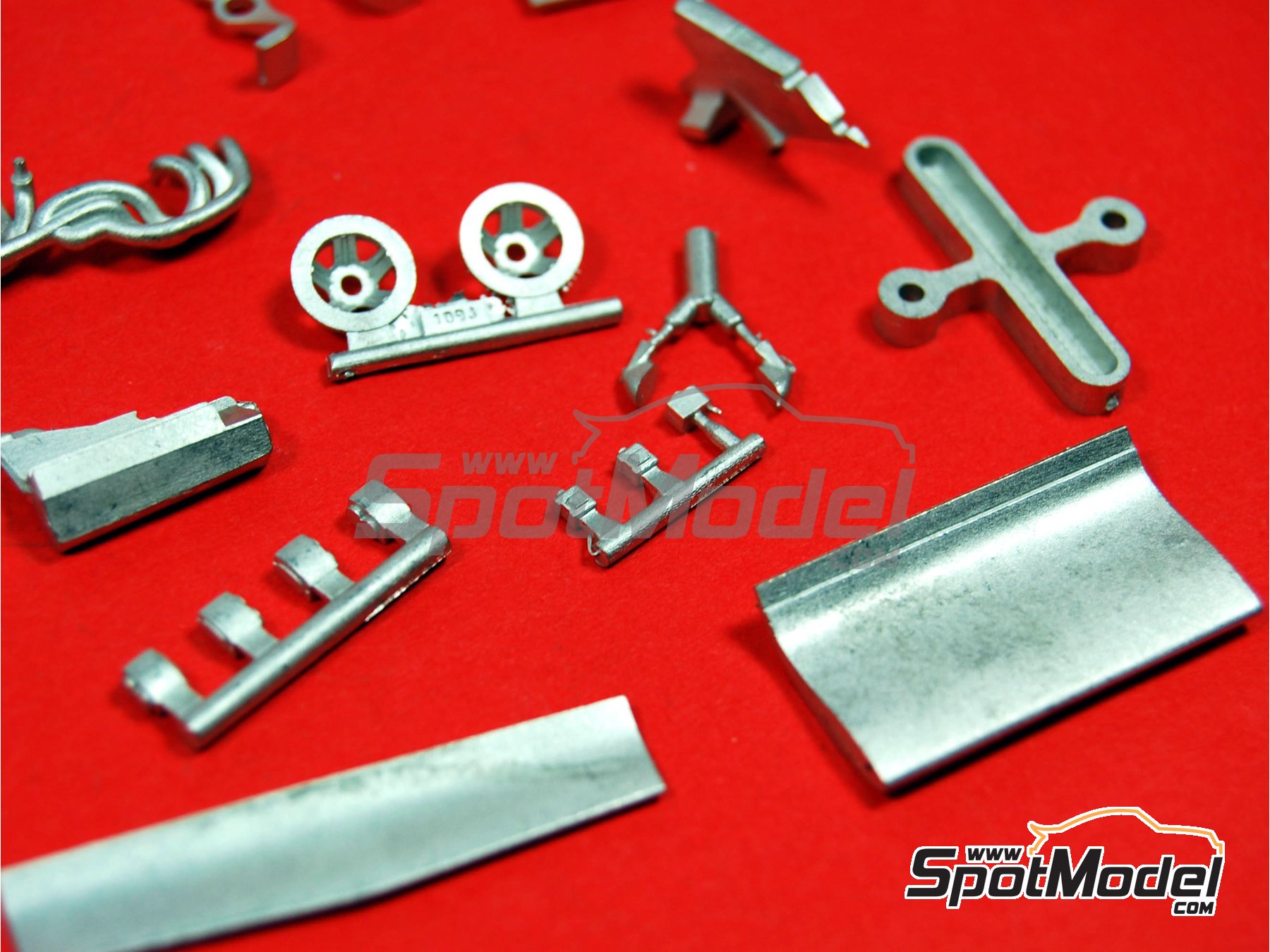 Image 14: Ferrari 312B3 sponsored by Agip - Argentine Formula 1 Grand Prix 1974 | Car scale model kit in 1/43 scale manufactured by Tameo Kits (ref.&nbsp;TMK372)