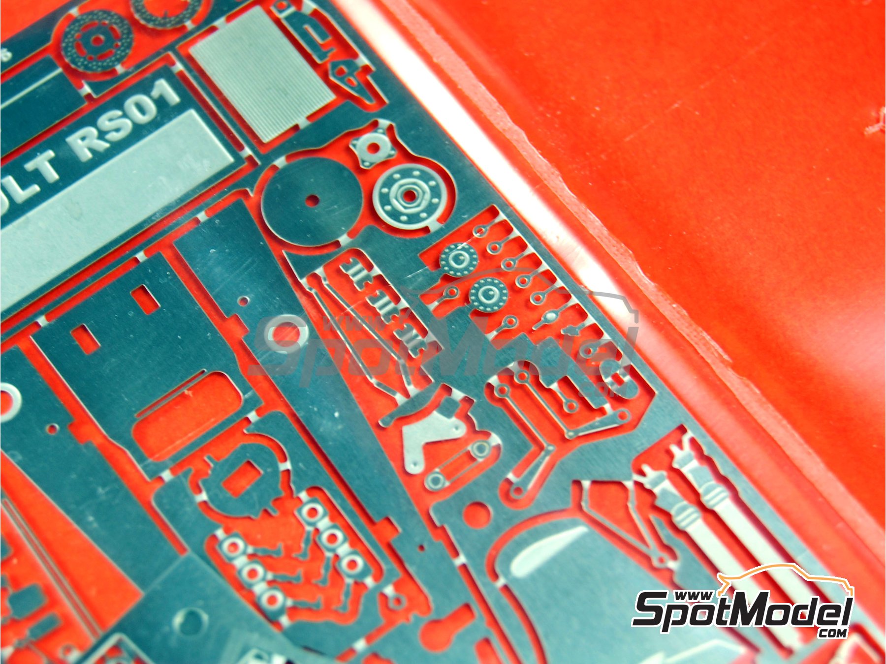 Image 6: Renault RS01 Turbo Equipo Renault F1 patrocinado por ELF - Gran Premio de F&oacute;rmula 1 de Inglaterra 1977 | Maqueta de coche en escala&nbsp;1/43 fabricado por Tameo Kits (ref.&nbsp;TMK381)