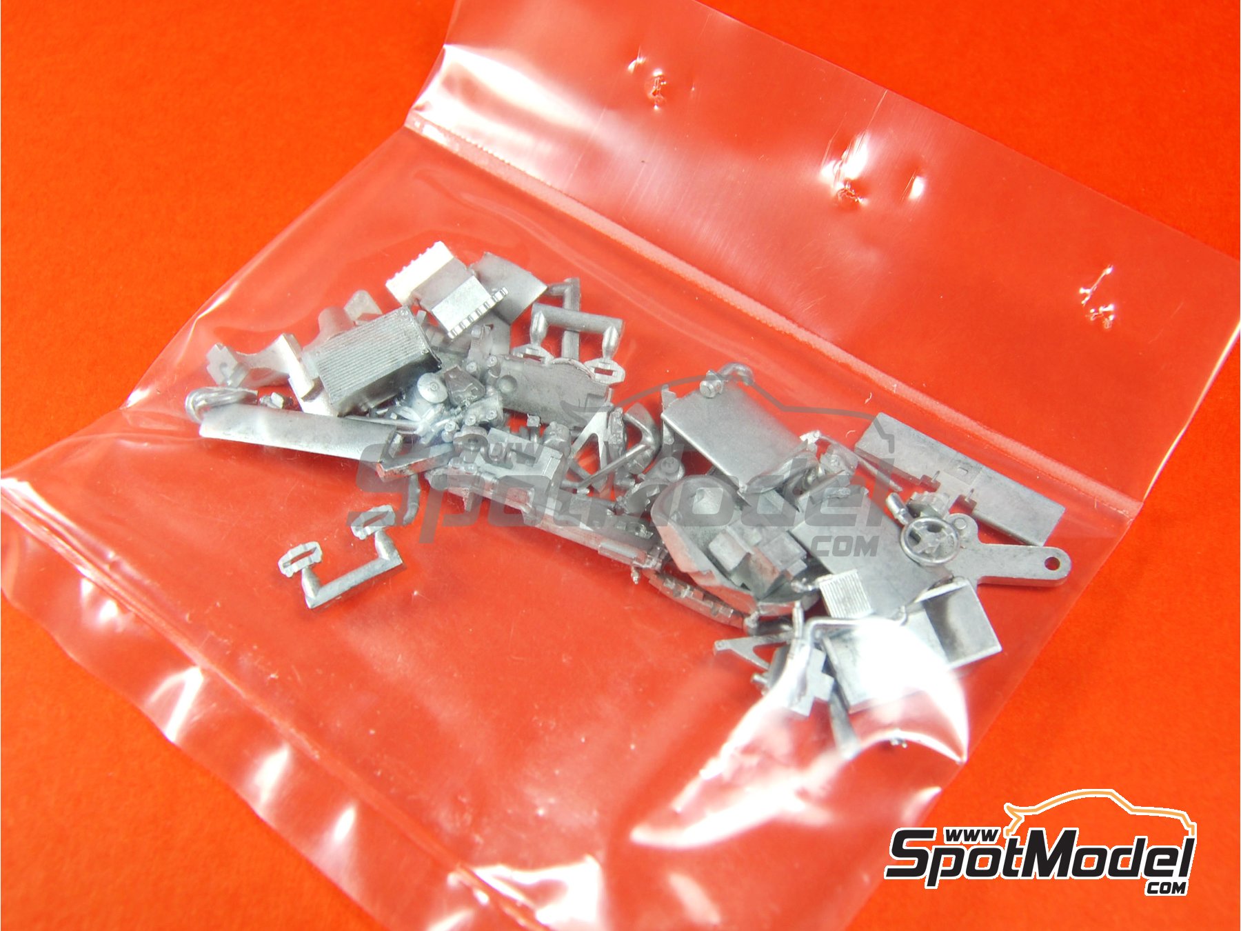 Image 24: Renault RS01 Turbo Equipo Renault F1 patrocinado por ELF - Gran Premio de F&oacute;rmula 1 de Inglaterra 1977 | Maqueta de coche en escala&nbsp;1/43 fabricado por Tameo Kits (ref.&nbsp;TMK381)