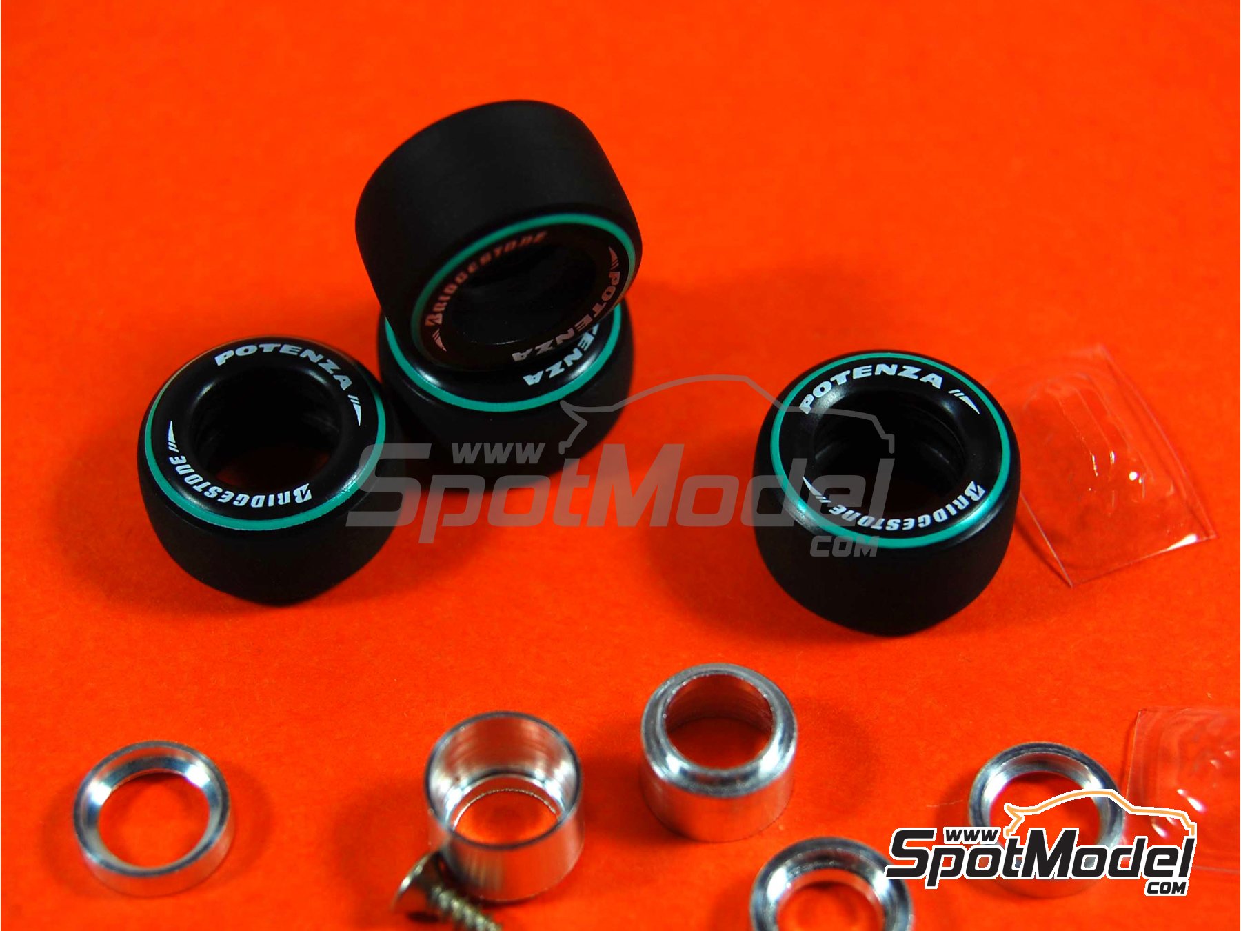 Image 6: Ferrari F10 800 Grand Prix Equipo Scuderia Ferrari patrocinado por Banco Santander - Gran Premio de F&oacute;rmula 1 de Turquia 2010 | Maqueta de coche en escala&nbsp;1/43 fabricado por Tameo Kits (ref.&nbsp;TMK390)