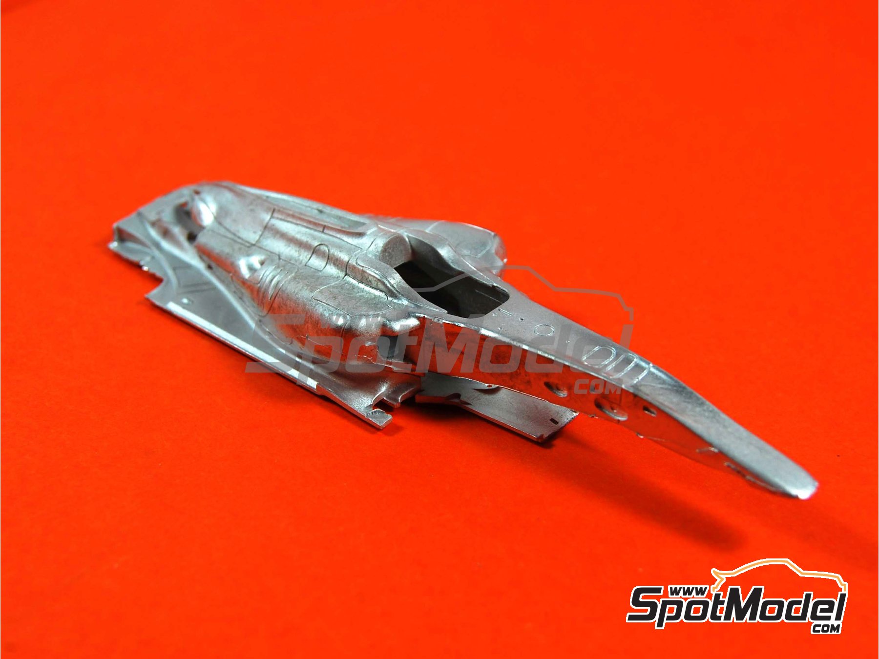 Image 7: Ferrari F10 800 Grand Prix Equipo Scuderia Ferrari patrocinado por Banco Santander - Gran Premio de F&oacute;rmula 1 de Turquia 2010 | Maqueta de coche en escala&nbsp;1/43 fabricado por Tameo Kits (ref.&nbsp;TMK390)