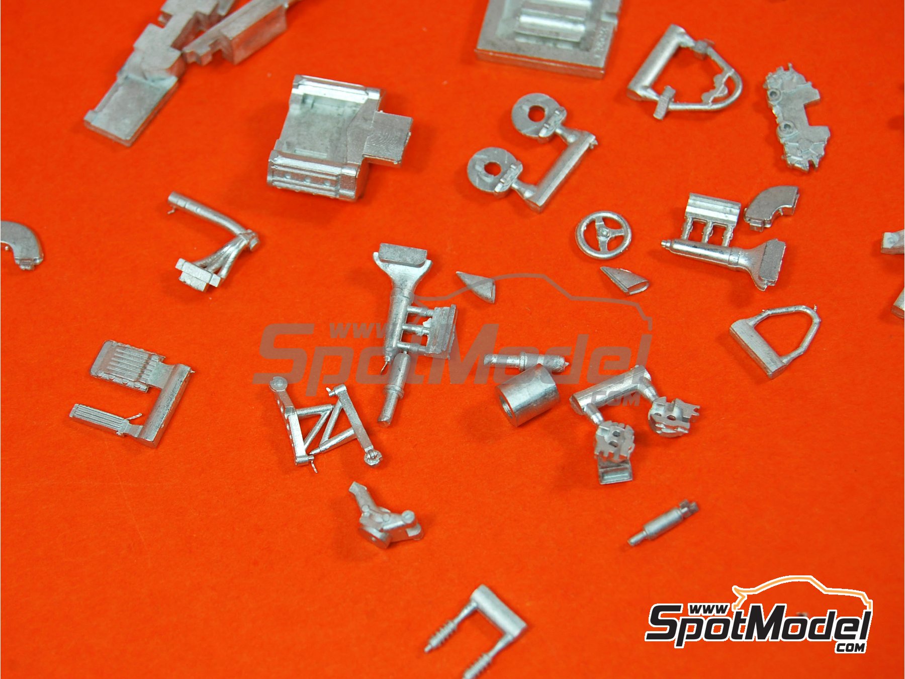 Image 7: Ferrari 126CK Equipo Scuderia Ferrari patrocinado por Fiat - Gran Premio de Formula 1 de Mónaco 1981 | Maqueta de coche en escala 1/43 fabricado por Tameo Kits (ref. TMK391)