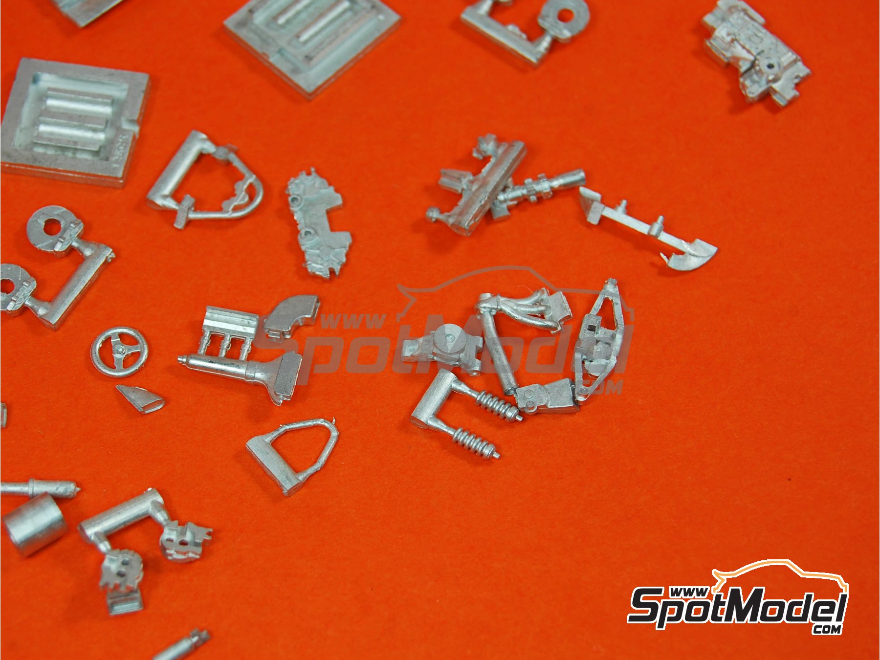 Image 8: Ferrari 126CK Equipo Scuderia Ferrari patrocinado por Fiat - Gran Premio de Formula 1 de Mónaco 1981 | Maqueta de coche en escala 1/43 fabricado por Tameo Kits (ref. TMK391)