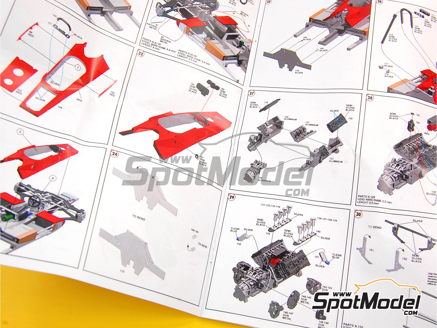 Image 4: Lotus Ford Type 78 Equipo Lotus patrocinado por Imperial International - Gran Premio de F&oacute;rmula 1 de Jap&oacute;n 1977 | Maqueta de coche en escala&nbsp;1/43 fabricado por Tameo Kits (ref.&nbsp;TMK403)