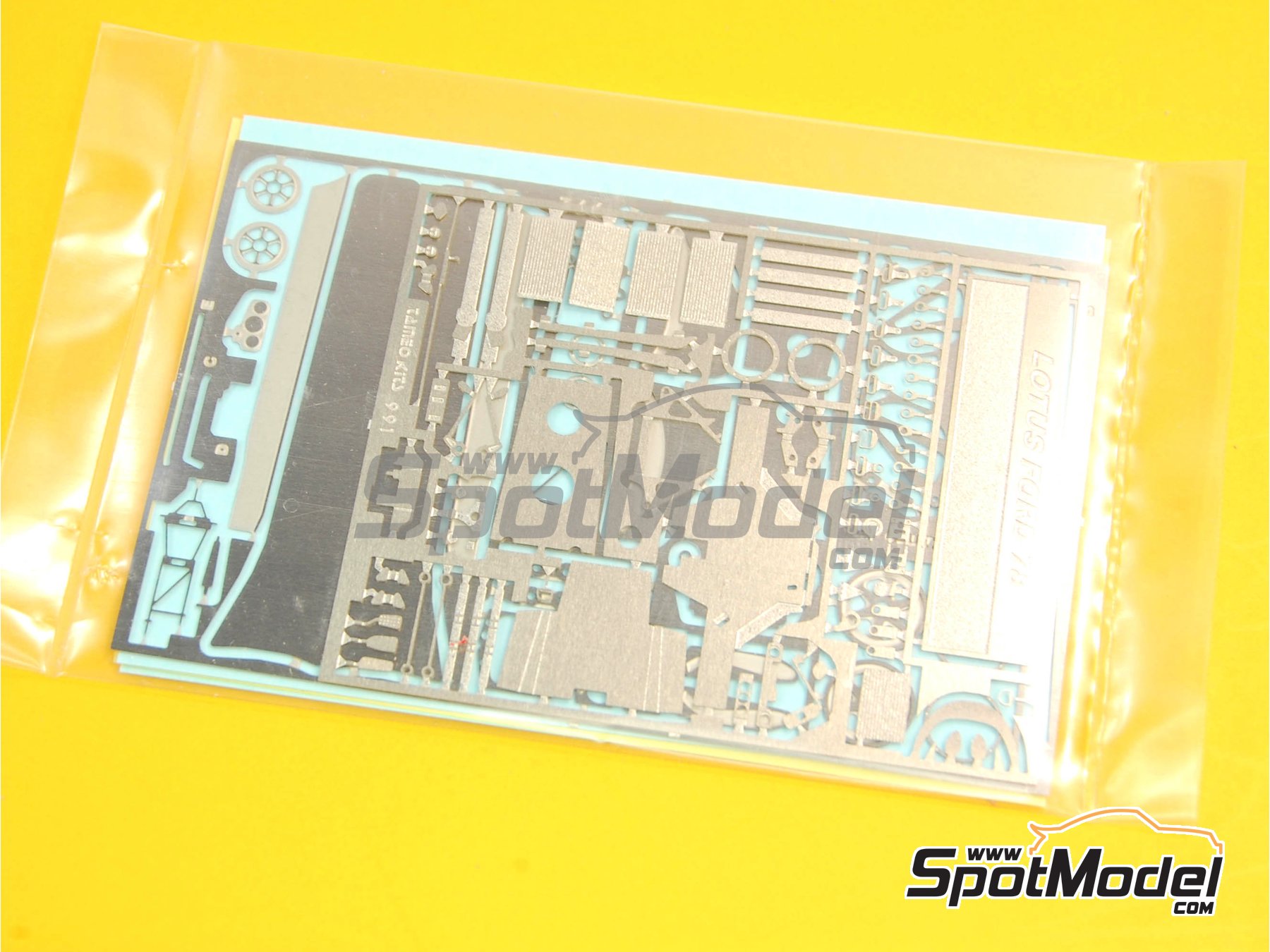 Image 7: Lotus Ford Type 78 Equipo Lotus patrocinado por Imperial International - Gran Premio de F&oacute;rmula 1 de Jap&oacute;n 1977 | Maqueta de coche en escala&nbsp;1/43 fabricado por Tameo Kits (ref.&nbsp;TMK403)