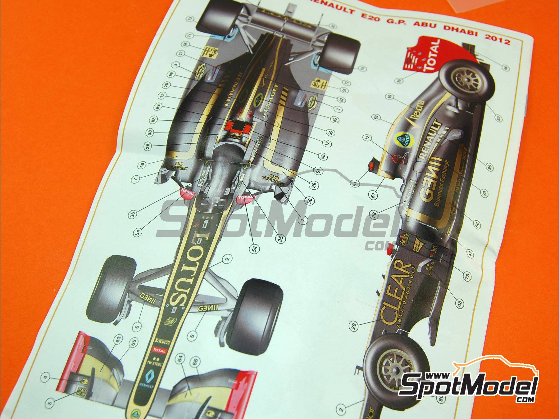 Image 6: Lotus Renault E20 Equipo Lotus patrocinado por Clear Total - Gran Premio de F&oacute;rmula 1 de Abu Dhabi 2012 | Maqueta de coche en escala&nbsp;1/43 fabricado por Tameo Kits (ref.&nbsp;TMK412)