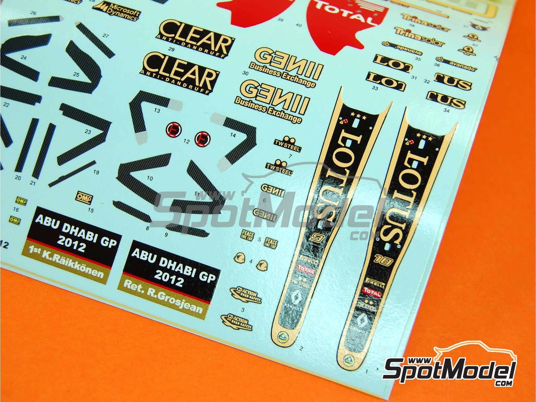 Image 9: Lotus Renault E20 Equipo Lotus patrocinado por Clear Total - Gran Premio de F&oacute;rmula 1 de Abu Dhabi 2012 | Maqueta de coche en escala&nbsp;1/43 fabricado por Tameo Kits (ref.&nbsp;TMK412)