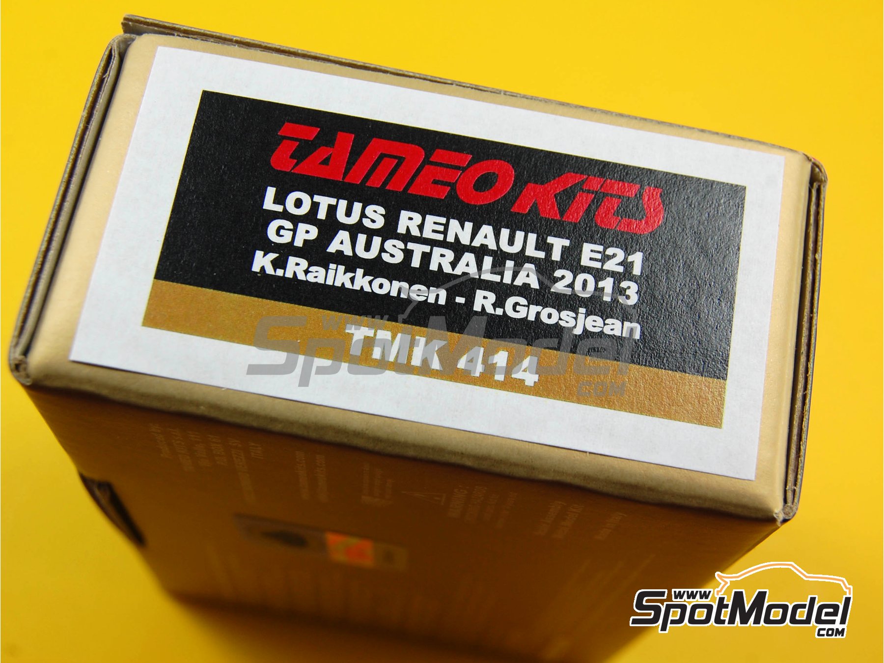 Image 1: Lotus Renault E21 Equipo Lotus patrocinado por Total - Gran Premio de F&oacute;rmula 1 de Australia 2013 | Maqueta de coche en escala&nbsp;1/43 fabricado por Tameo Kits (ref.&nbsp;TMK414)