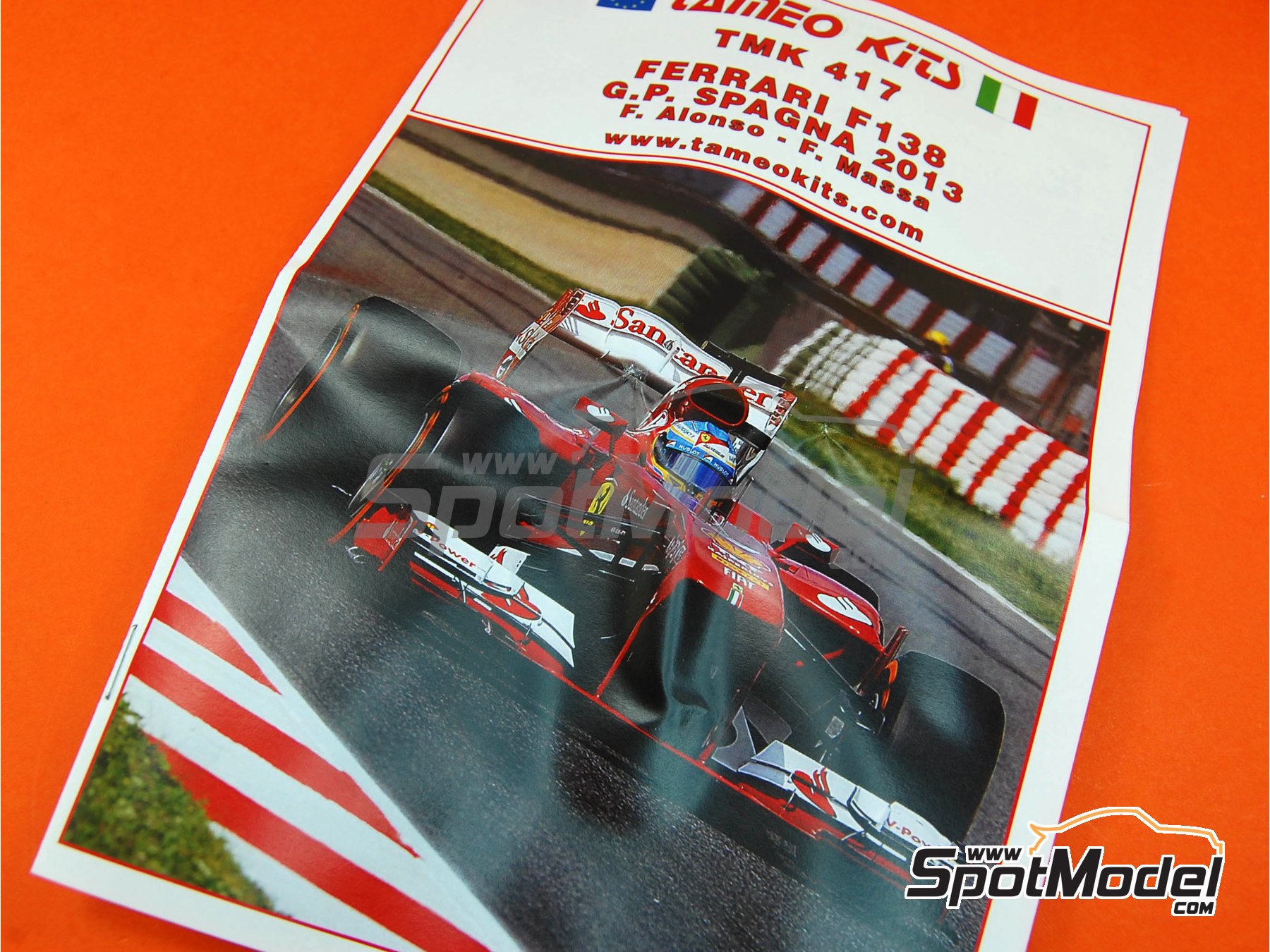Image 1: Ferrari F138 F2013 Equipo Scuderia Ferrari patrocinado por Banco Santander - Gran Premio de F&oacute;rmula 1 de Espa&ntilde;a 2013 | Maqueta de coche en escala&nbsp;1/43 fabricado por Tameo Kits (ref.&nbsp;TMK417)