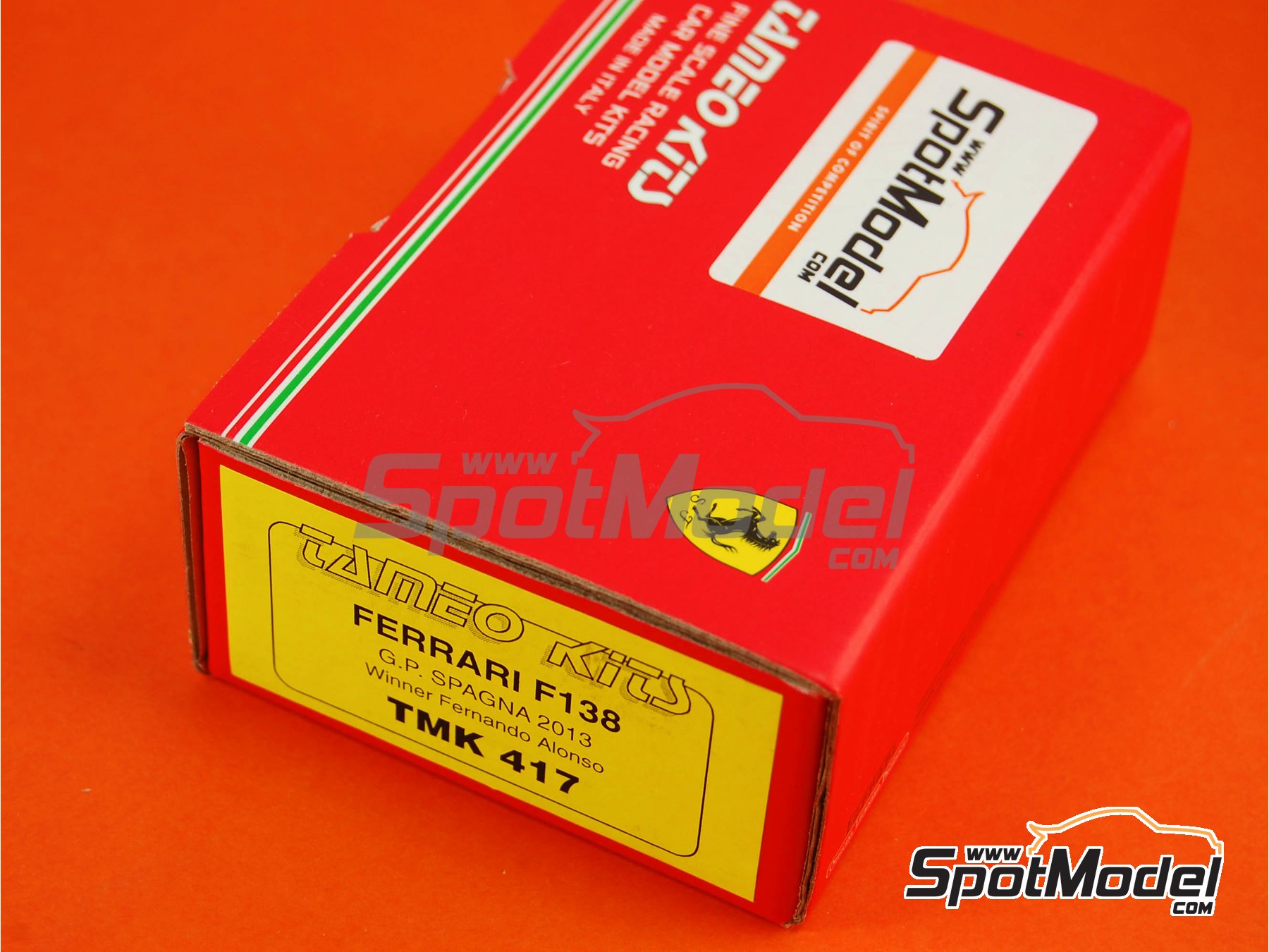 Image 12: Ferrari F138 F2013 Equipo Scuderia Ferrari patrocinado por Banco Santander - Gran Premio de F&oacute;rmula 1 de Espa&ntilde;a 2013 | Maqueta de coche en escala&nbsp;1/43 fabricado por Tameo Kits (ref.&nbsp;TMK417)