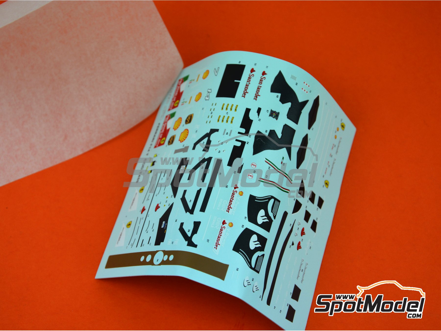 Image 7: Ferrari F14 Scuderia Ferrari Team sponsored by Banco Santander - Abu Dhabi Grand Prix 2014 | Car scale model kit in 1/43 scale manufactured by Tameo Kits (ref.&nbsp;TMK427)