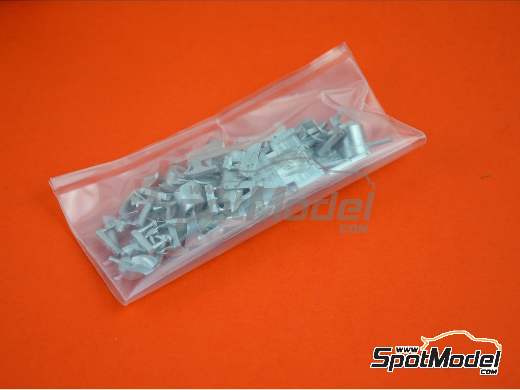 Image 5: Ferrari SF16-H Equipo Scuderia Ferrari patrocinado por Banco Santander - Gran Premio de F&oacute;rmula 1 de Jap&oacute;n 2016 | Maqueta de coche en escala&nbsp;1/43 fabricado por Tameo Kits (ref.&nbsp;TMK435)