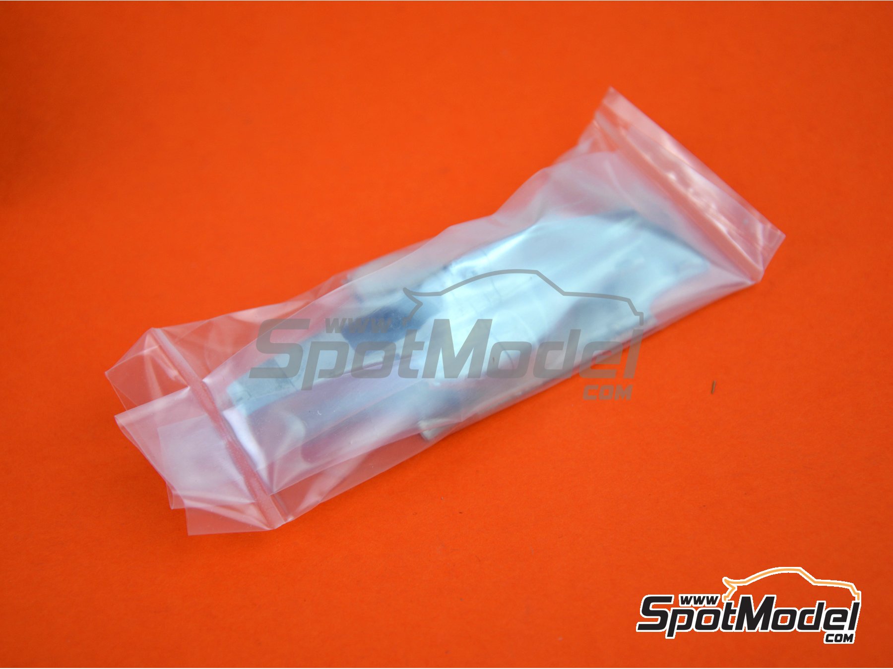 Image 7: Ferrari SF16-H Equipo Scuderia Ferrari patrocinado por Banco Santander - Gran Premio de F&oacute;rmula 1 de Jap&oacute;n 2016 | Maqueta de coche en escala&nbsp;1/43 fabricado por Tameo Kits (ref.&nbsp;TMK435)