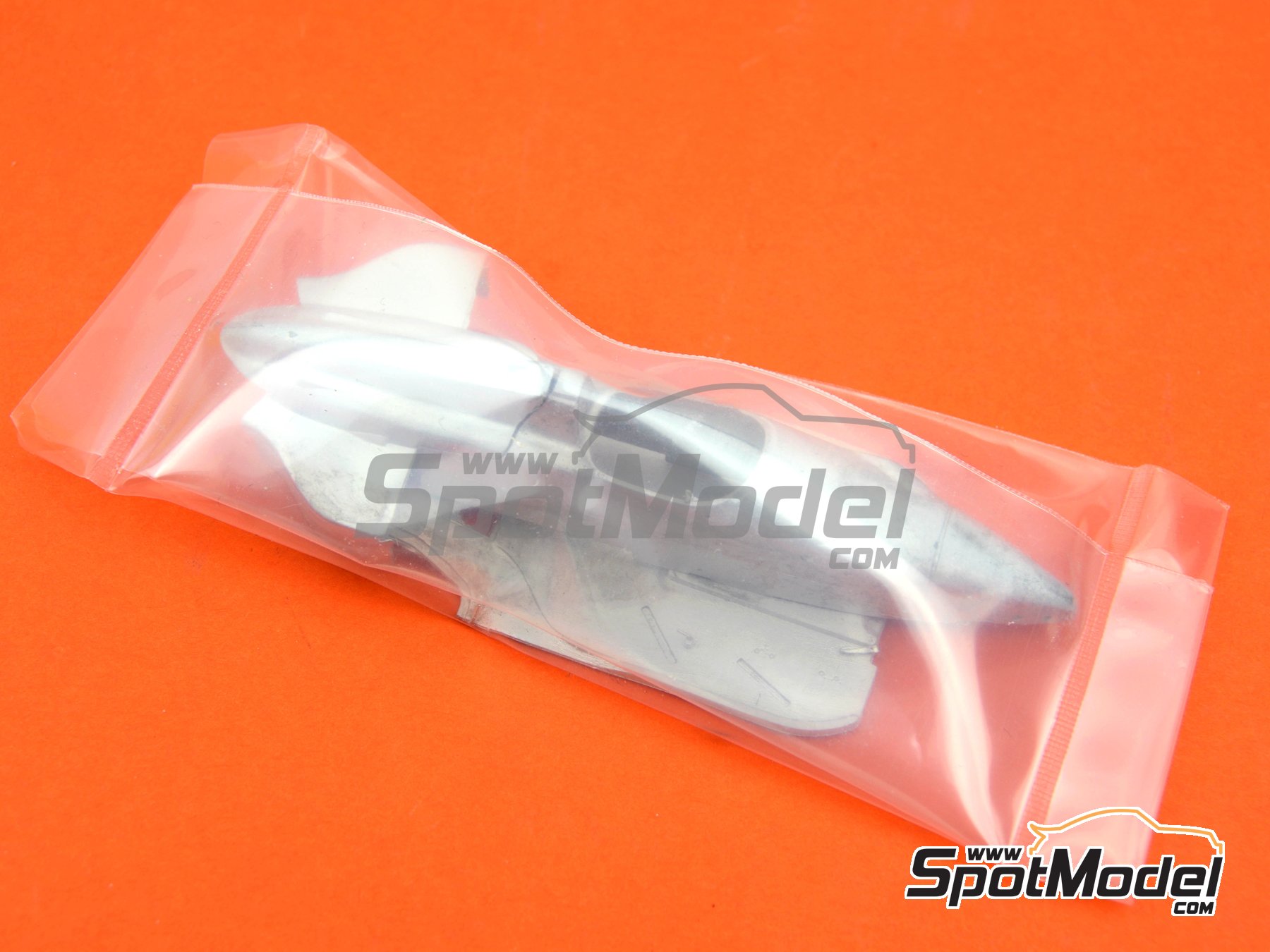 Image 4: Williams Honda FW11B Williams Grand Prix Engineering Team sponsored by Canon Mobil1 - British Formula 1 Grand Prix 1987 | Car scale model kit in 1/43 scale manufactured by Tameo Kits (ref.&nbsp;TMK438)