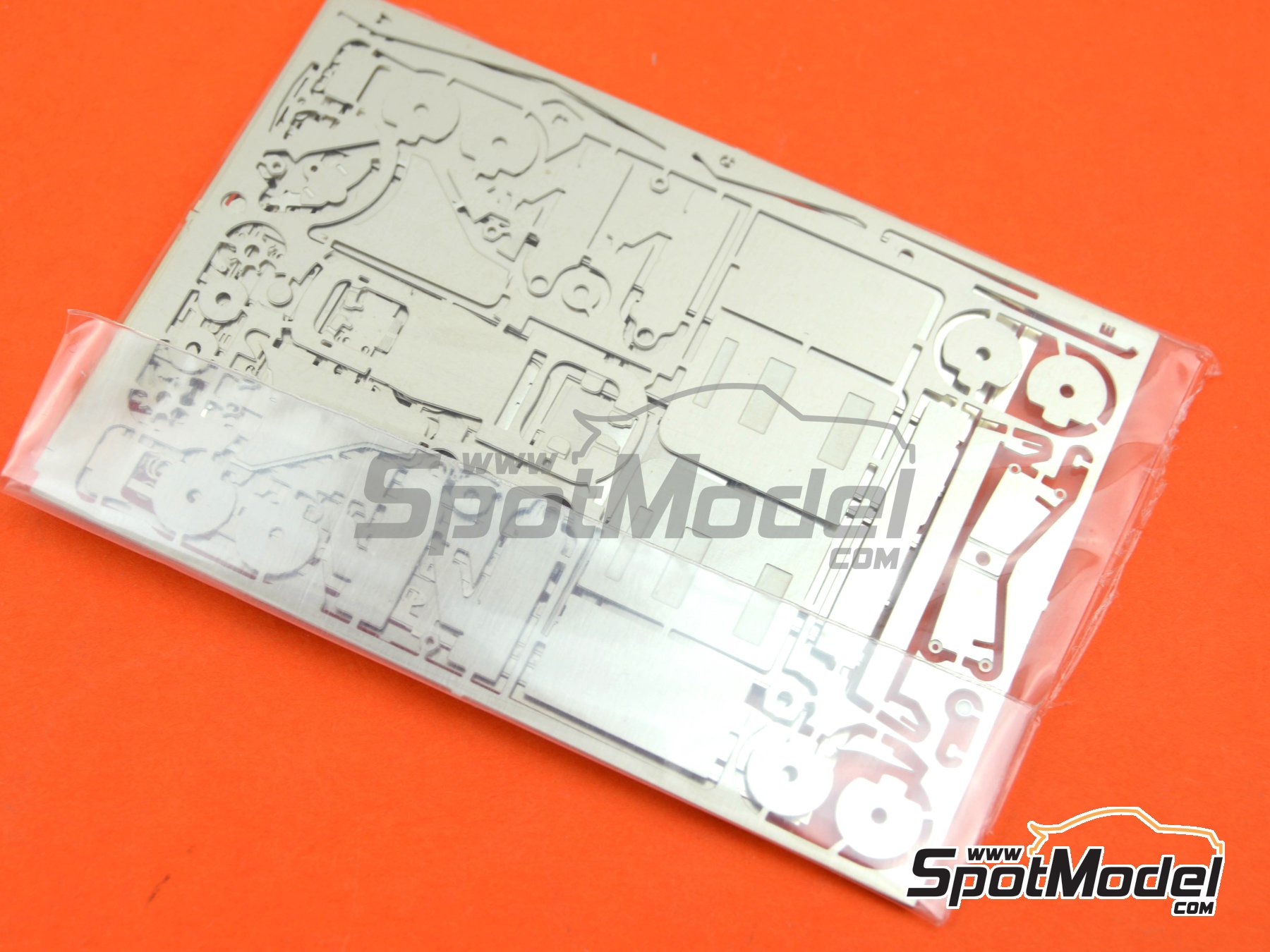 Image 5: Williams Honda FW11B Williams Grand Prix Engineering Team sponsored by Canon Mobil1 - British Formula 1 Grand Prix 1987 | Car scale model kit in 1/43 scale manufactured by Tameo Kits (ref.&nbsp;TMK438)