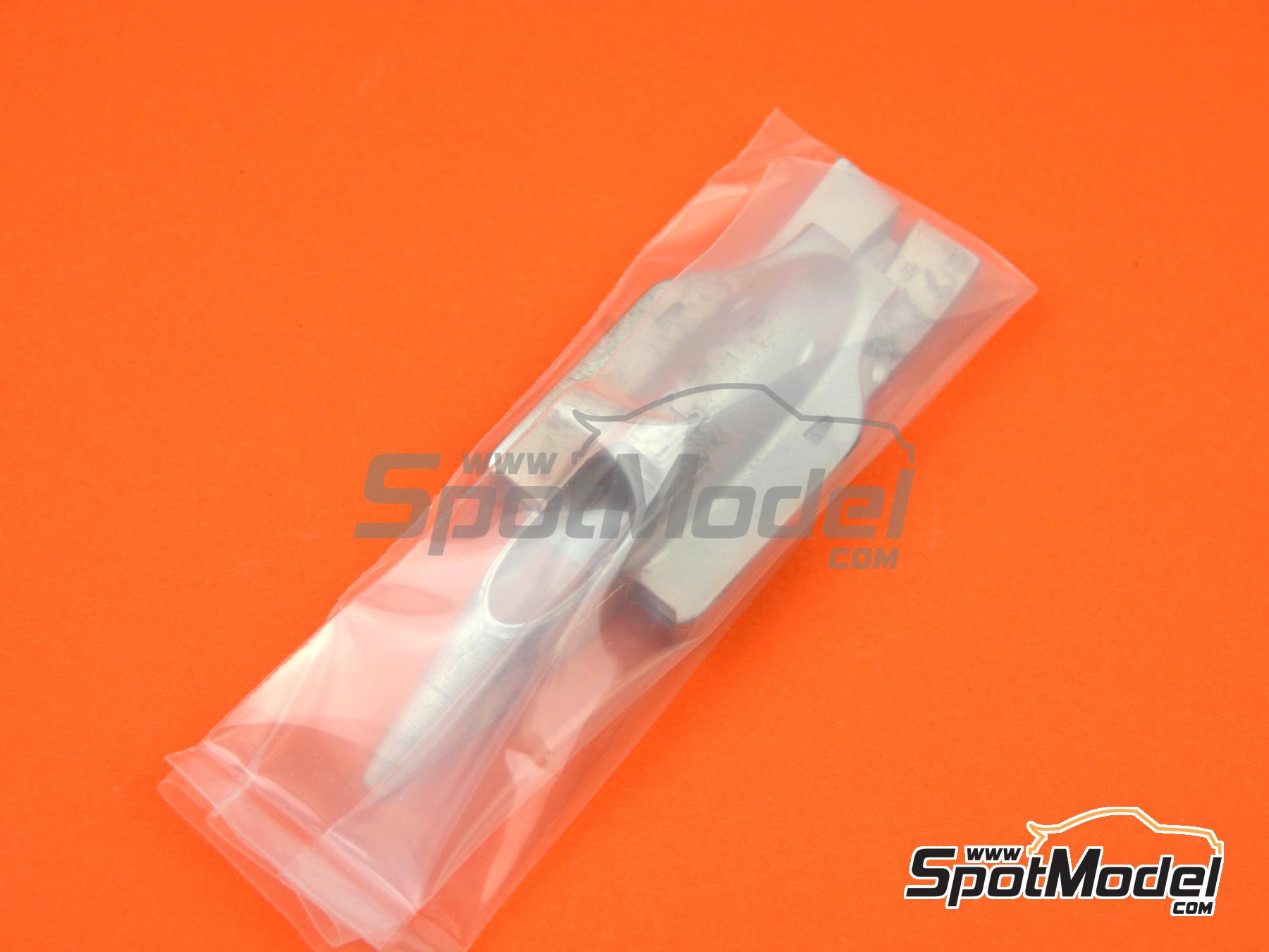 Image 4: Lotus Renault 97T John Player Special Lotus Team sponsored by Olympus - Belgian Formula 1 Grand Prix 1985 | Car scale model kit in 1/43 scale manufactured by Tameo Kits (ref.&nbsp;TMK442)