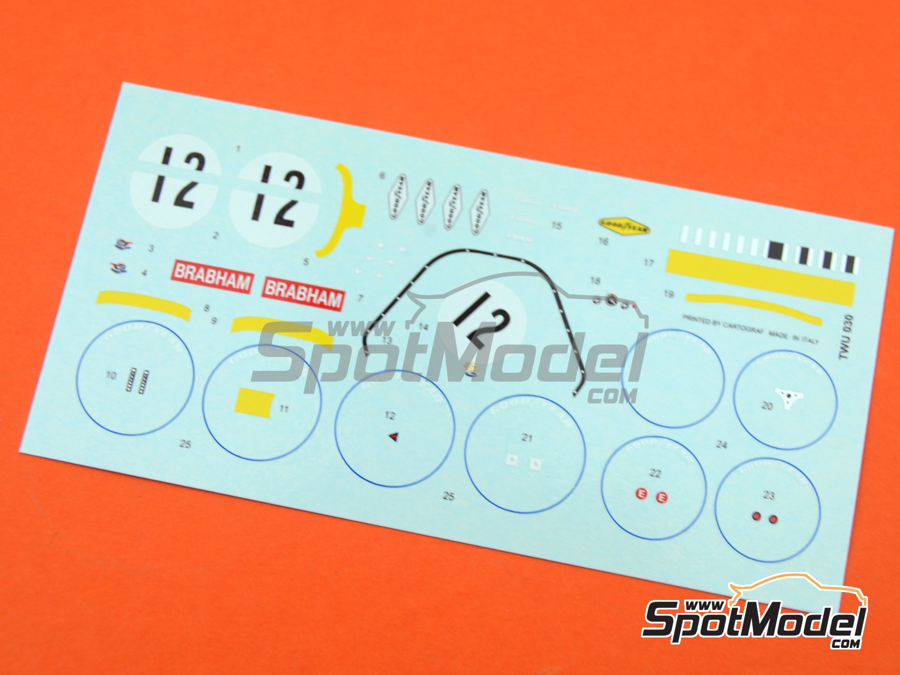Image 6: Brabham Ford BT33 - Gran Premio de F&oacute;rmula 1 de Sud&aacute;frica 1970 | Maqueta de coche en escala&nbsp;1/43 fabricado por Tameo Kits (ref.&nbsp;TWU030, tambien TWU 030)