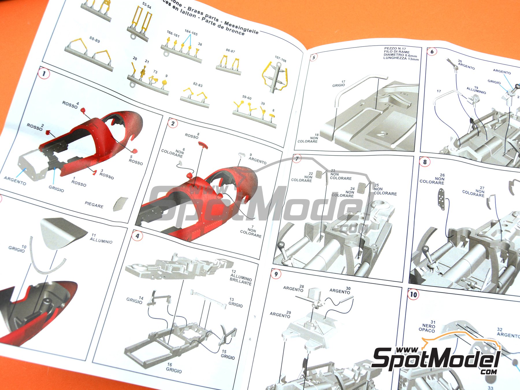 Image 14: Ferrari 500 F2 - Gran Premio de F&oacute;rmula 1 de Inglaterra 1953 | Maqueta de coche en escala&nbsp;1/43 fabricado por Tameo Kits (ref.&nbsp;WCT053)