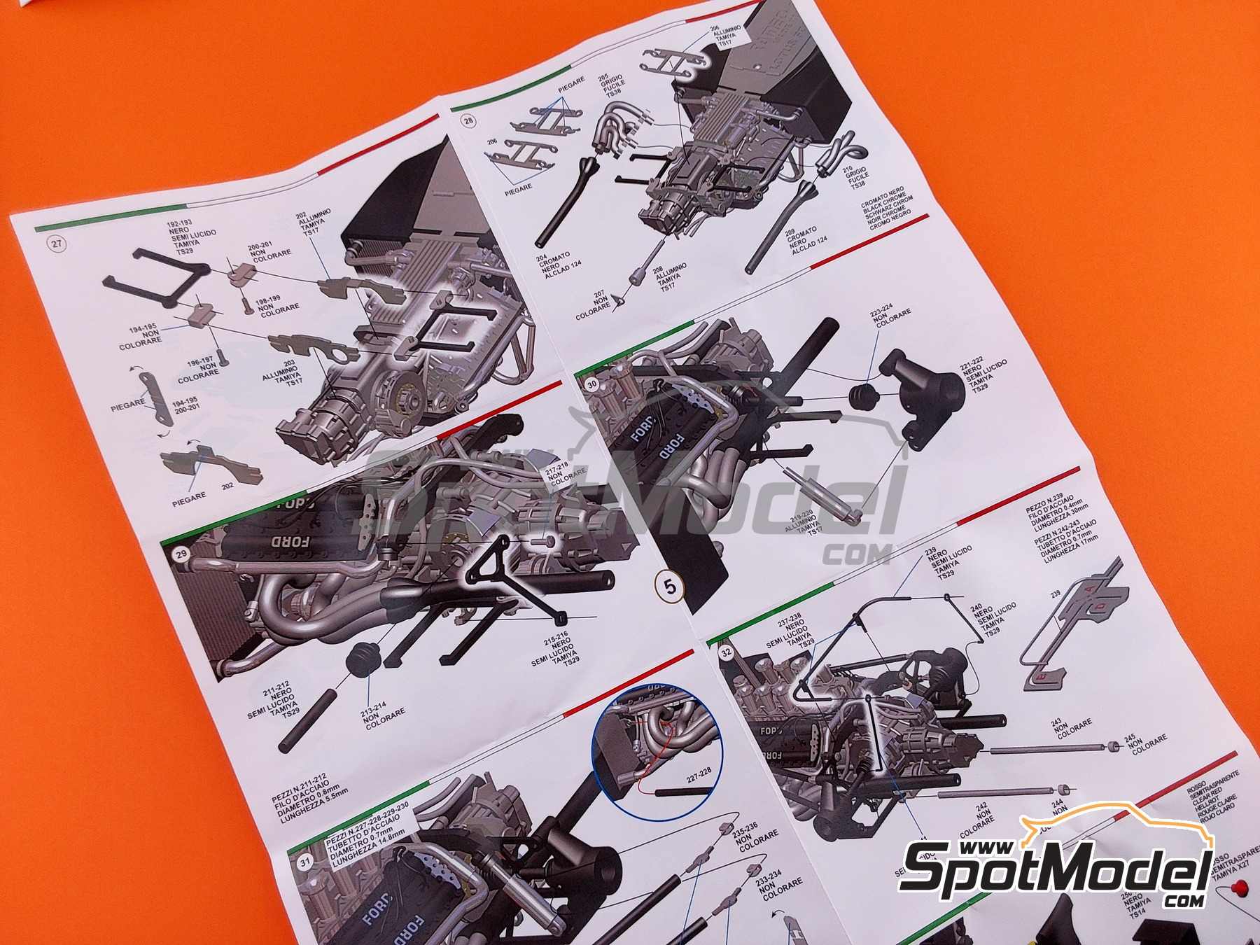 Image 12: Lotus Ford type 72D Equipo Lotus patrocinado por John Player Special - Gran Premio de F&oacute;rmula 1 de Italia 1972 | Maqueta de coche en escala&nbsp;1/43 fabricado por Tameo Kits (ref.&nbsp;WCT072)