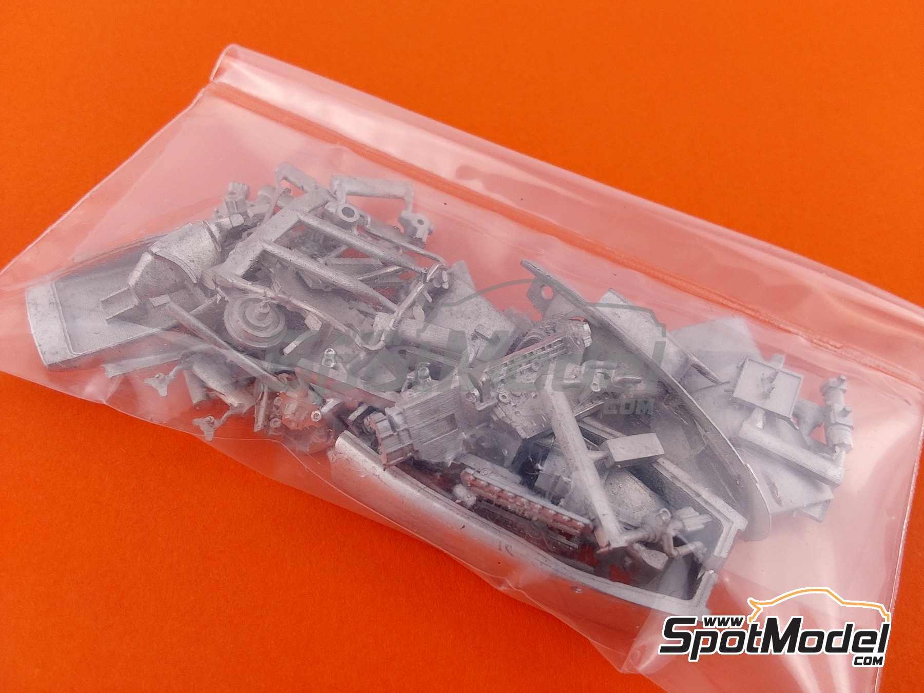 Image 16: Lotus Ford type 72D Equipo Lotus patrocinado por John Player Special - Gran Premio de F&oacute;rmula 1 de Italia 1972 | Maqueta de coche en escala&nbsp;1/43 fabricado por Tameo Kits (ref.&nbsp;WCT072)