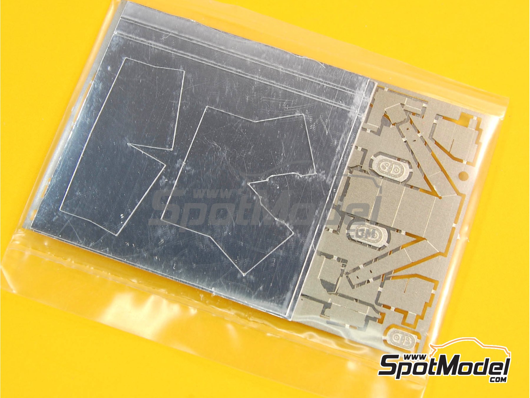 Image 8: Ferrari 312T Equipo Scuderia Ferrari patrocinado por Agip - Gran Premio de Formula 1 de M&oacute;naco 1975 | Maqueta de coche en escala&nbsp;1/43 fabricado por Tameo Kits (ref.&nbsp;WCT075)