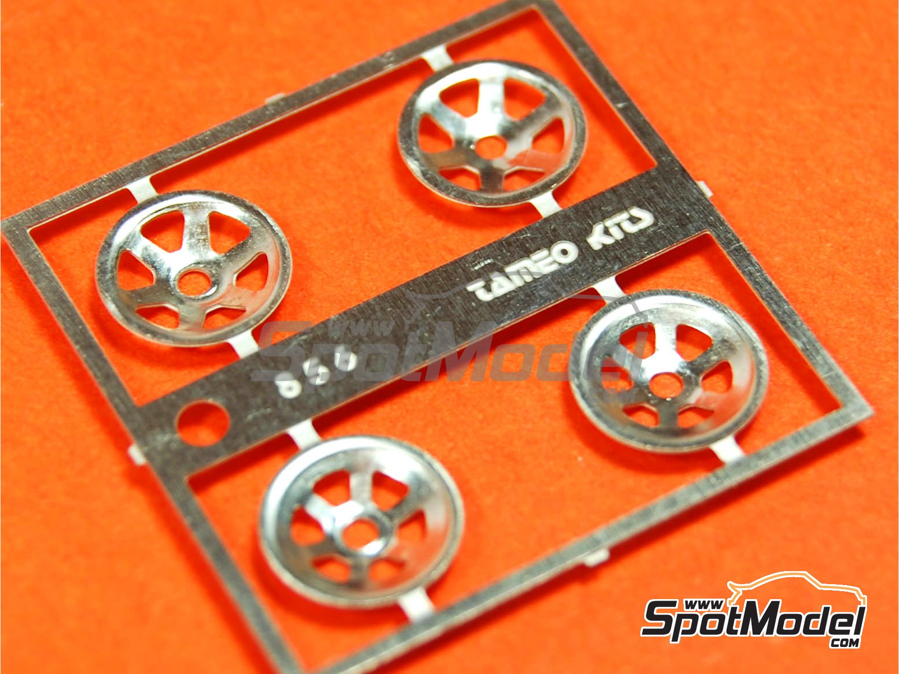 Image 8: McLaren Honda MP4/4 Equipo McLaren Racing Limited patrocinado por Marlboro - Gran Premio de F&oacute;rmula 1 de Jap&oacute;n 1988 | Maqueta de coche en escala&nbsp;1/43 fabricado por Tameo Kits (ref.&nbsp;WCT088)