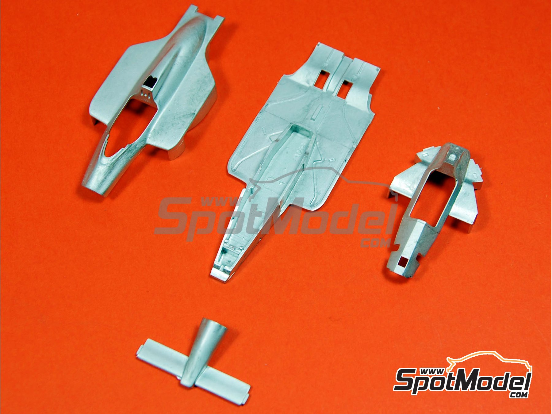 Image 14: McLaren Honda MP4/4 Equipo McLaren Racing Limited patrocinado por Marlboro - Gran Premio de F&oacute;rmula 1 de Jap&oacute;n 1988 | Maqueta de coche en escala&nbsp;1/43 fabricado por Tameo Kits (ref.&nbsp;WCT088)