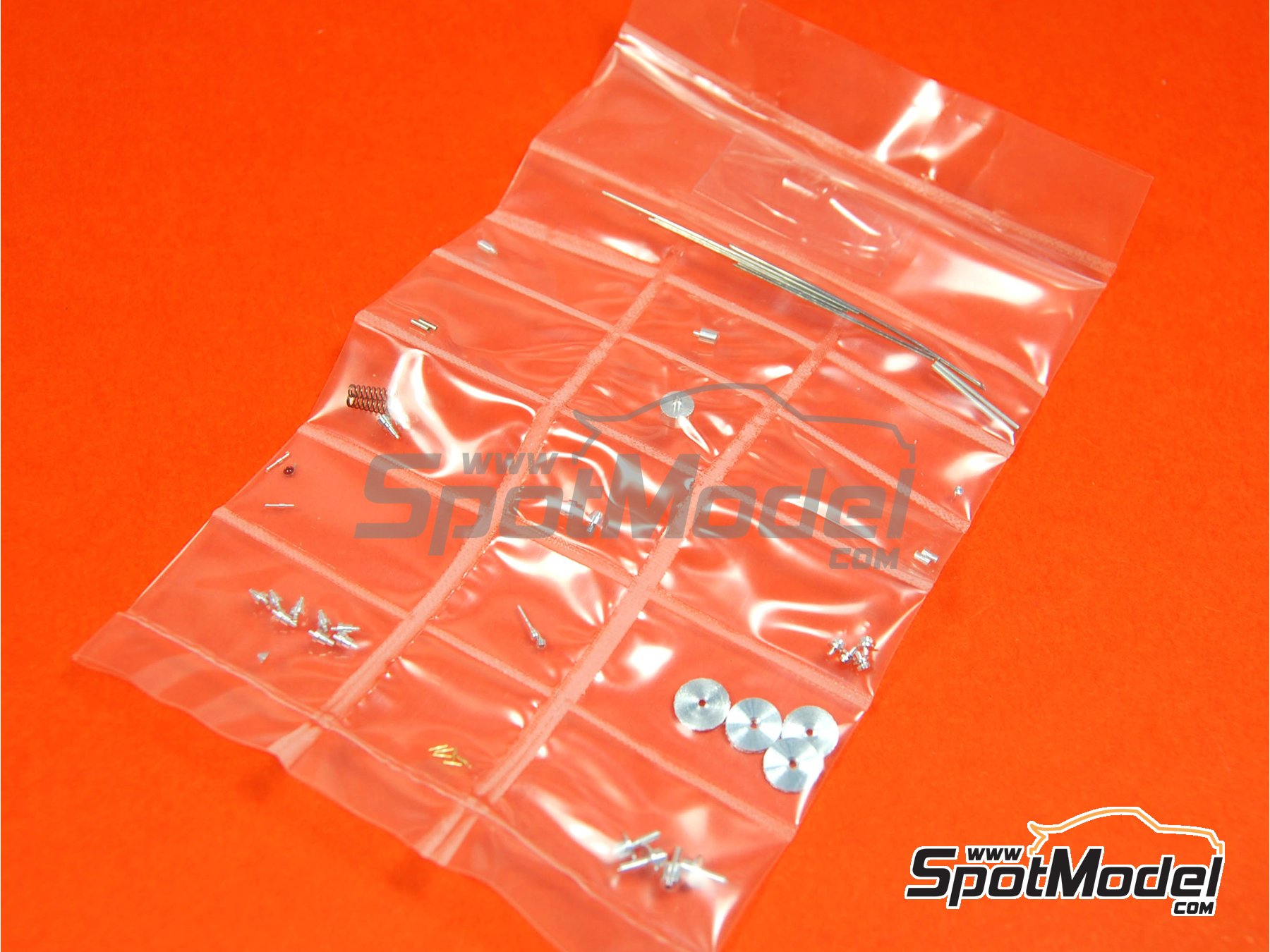 Image 20: McLaren Honda MP4/4 Equipo McLaren Racing Limited patrocinado por Marlboro - Gran Premio de F&oacute;rmula 1 de Jap&oacute;n 1988 | Maqueta de coche en escala&nbsp;1/43 fabricado por Tameo Kits (ref.&nbsp;WCT088)