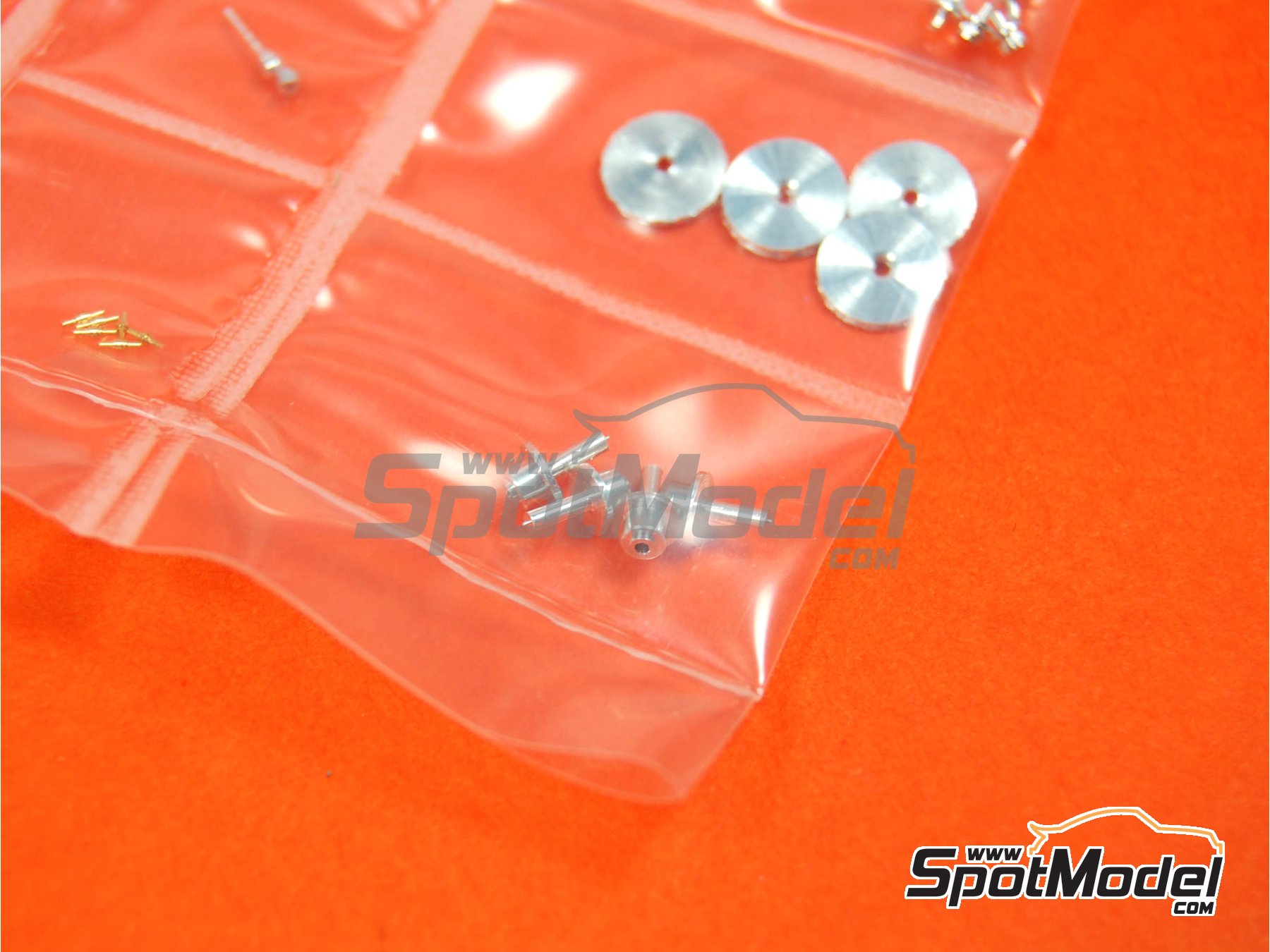 Image 21: McLaren Honda MP4/4 Equipo McLaren Racing Limited patrocinado por Marlboro - Gran Premio de F&oacute;rmula 1 de Jap&oacute;n 1988 | Maqueta de coche en escala&nbsp;1/43 fabricado por Tameo Kits (ref.&nbsp;WCT088)